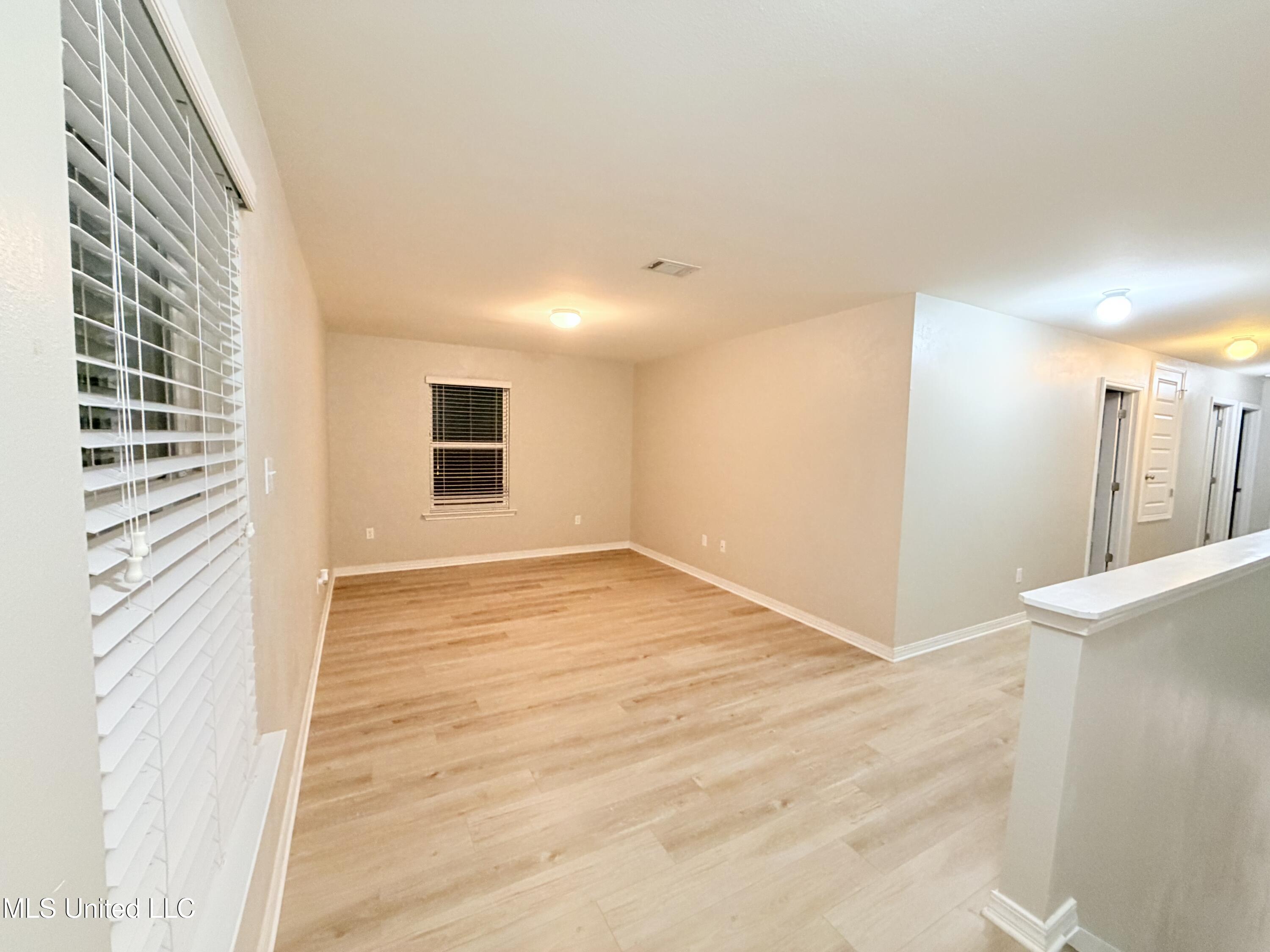 49 Whisperwood Lane Property Photo 15