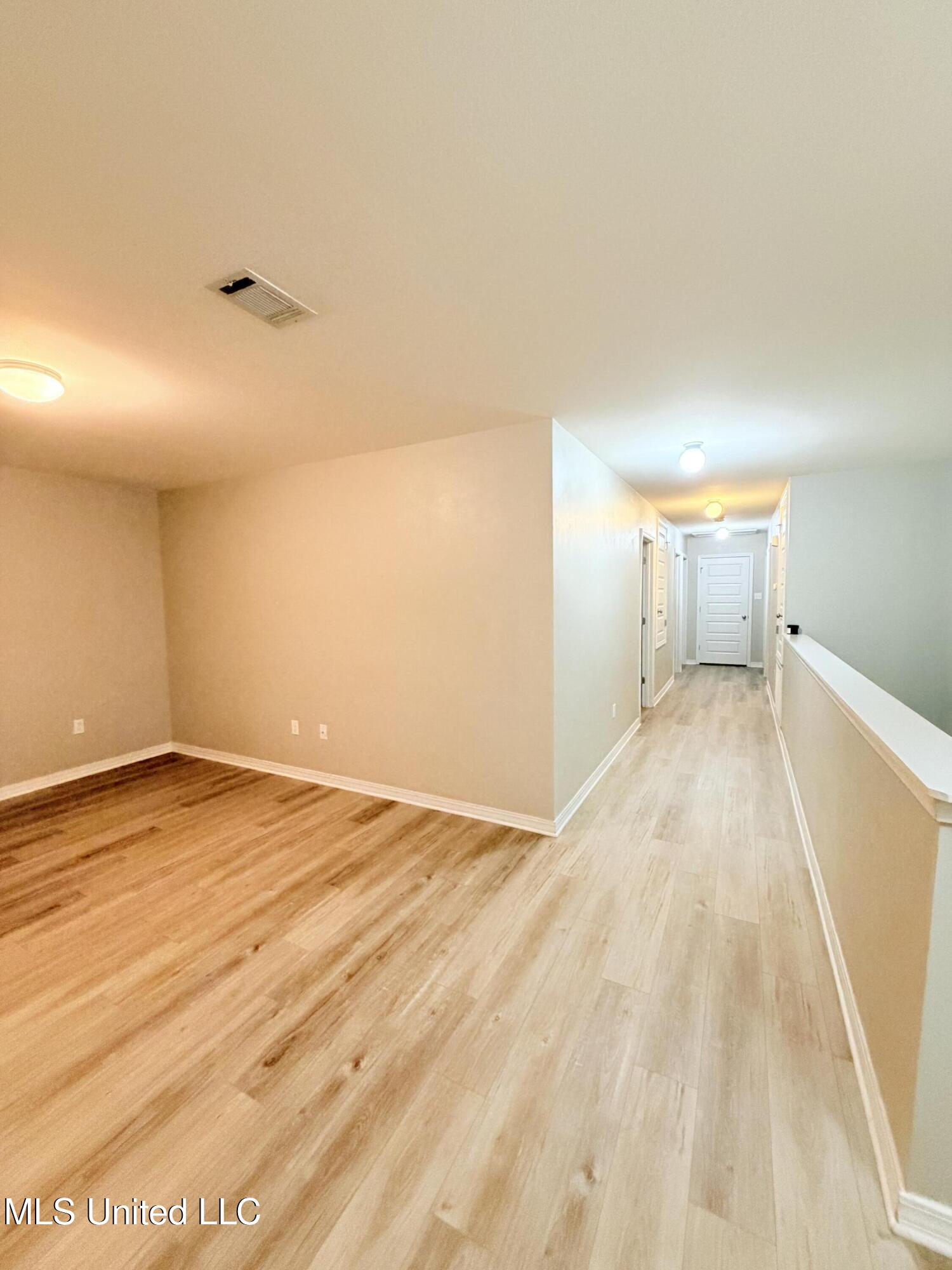 49 Whisperwood Lane Property Photo 16