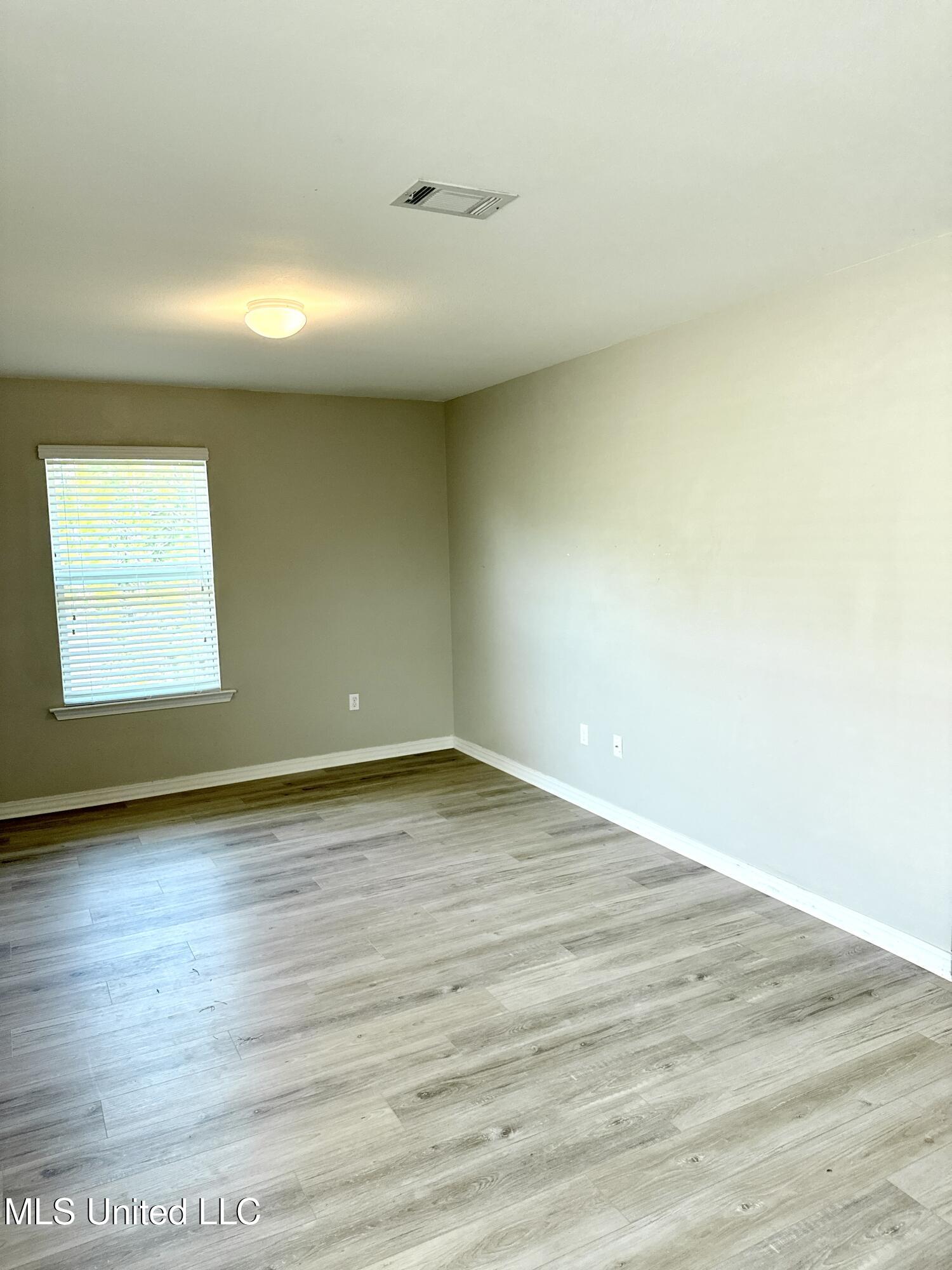 49 Whisperwood Lane Property Photo 21