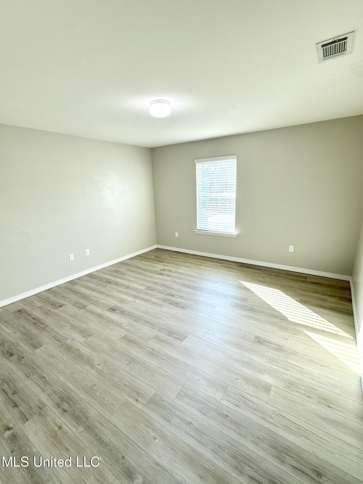 49 Whisperwood Lane Property Photo 22