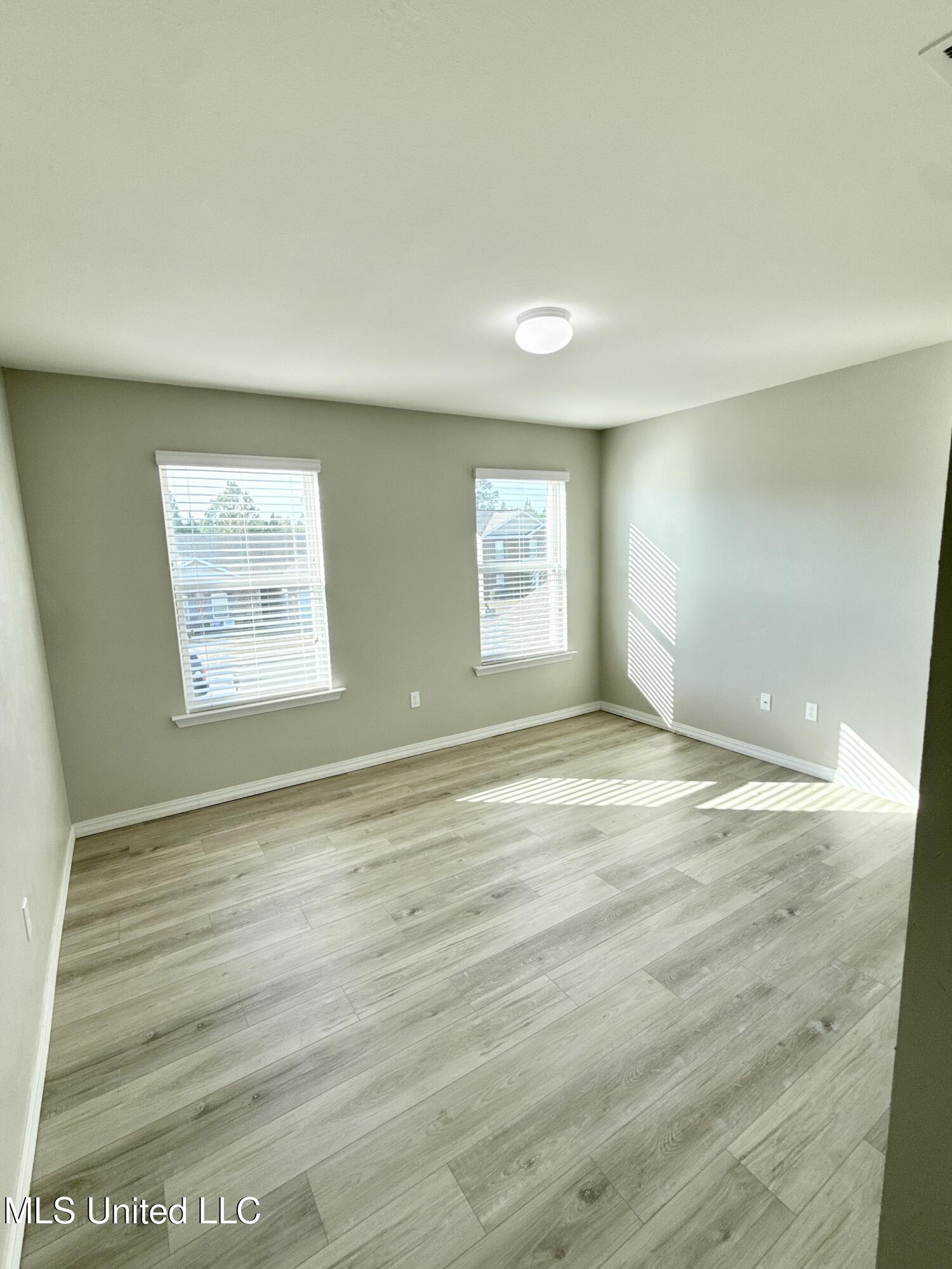 49 Whisperwood Lane Property Photo 24