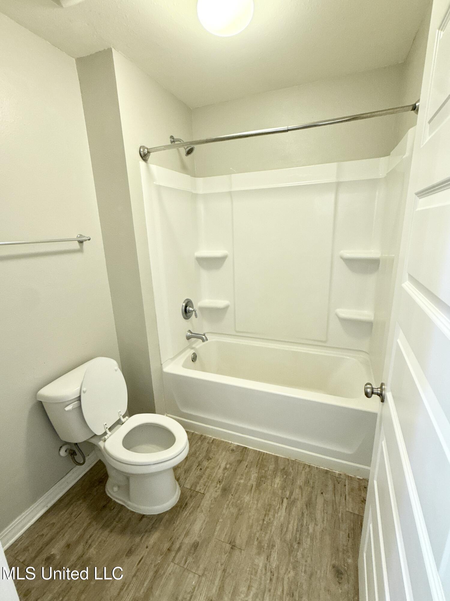 49 Whisperwood Lane Property Photo 25