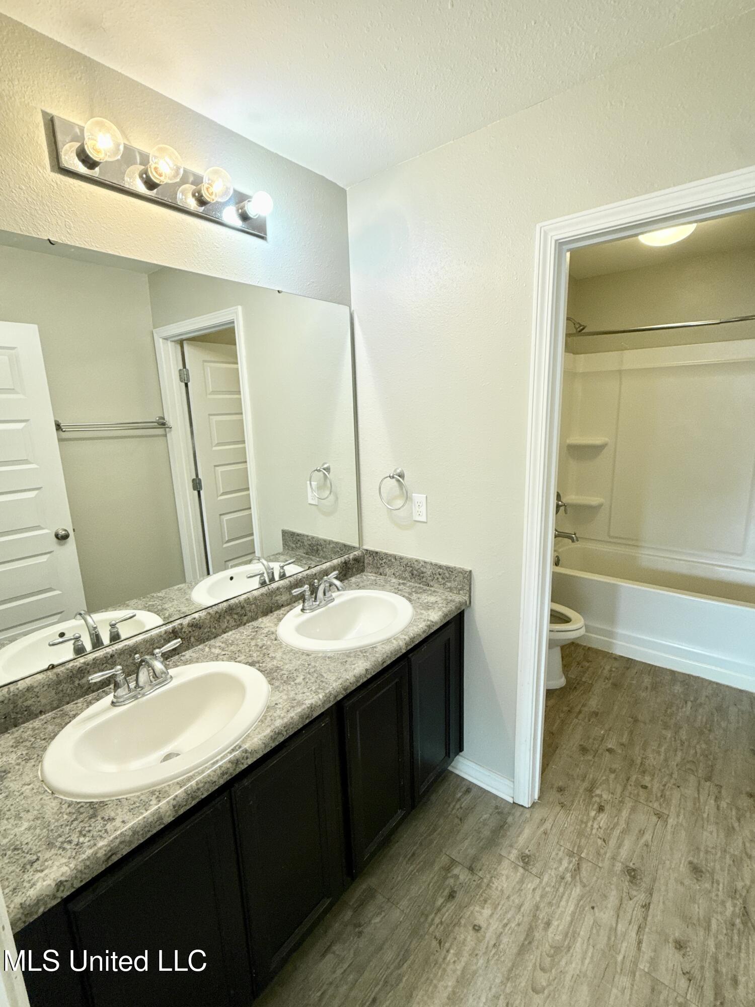 49 Whisperwood Lane Property Photo 26