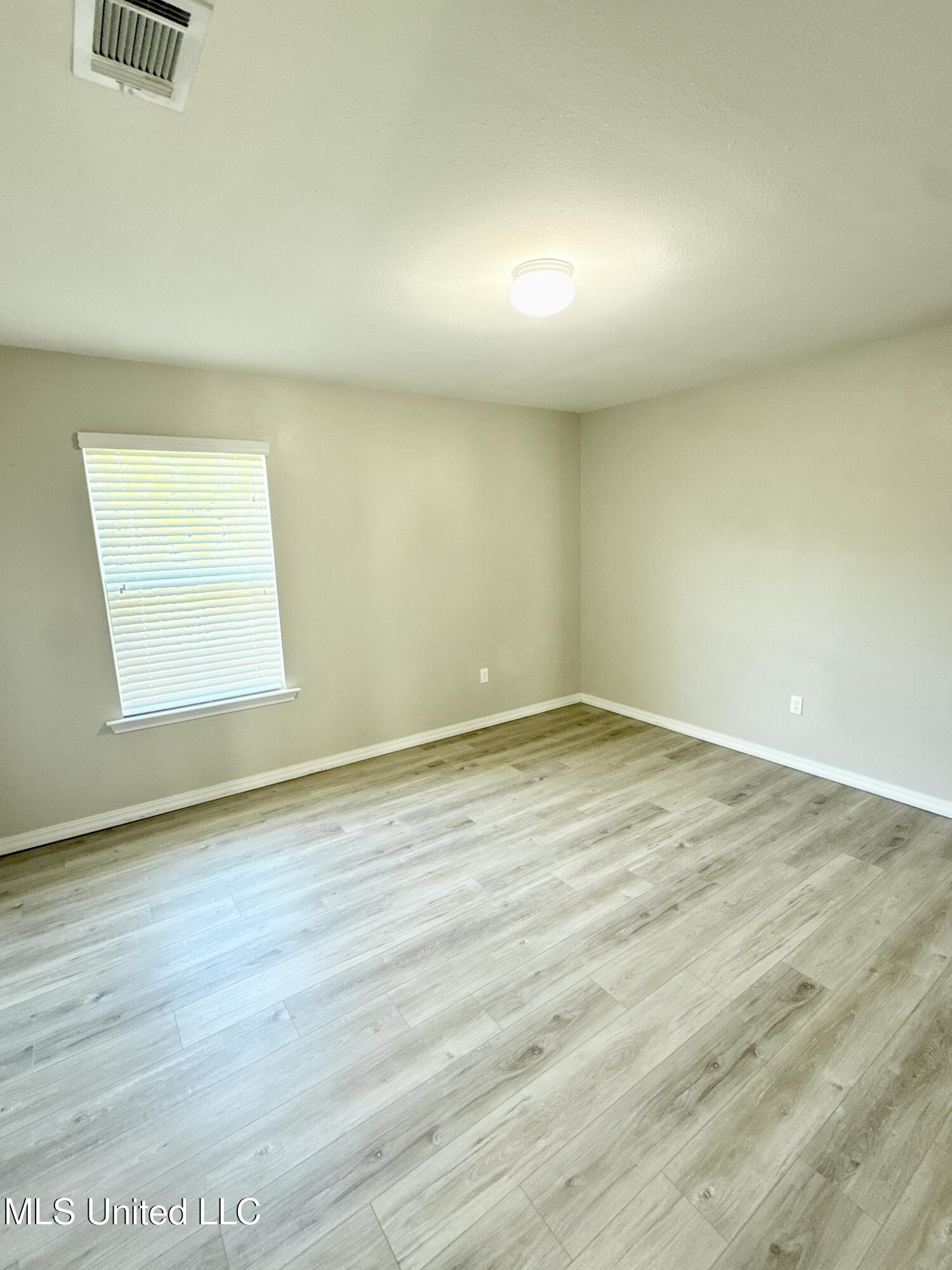 49 Whisperwood Lane Property Photo 27