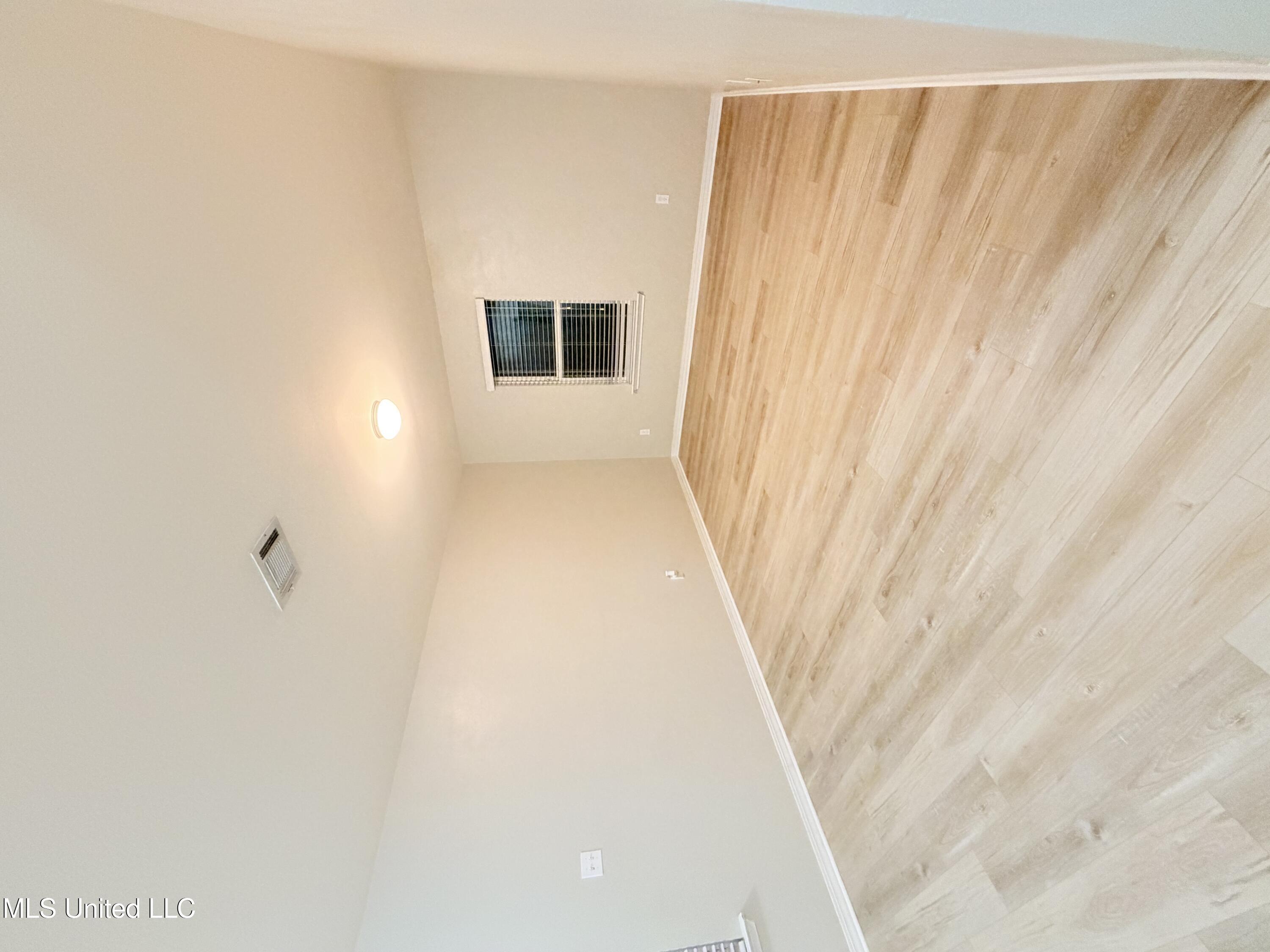 49 Whisperwood Lane Property Photo 29