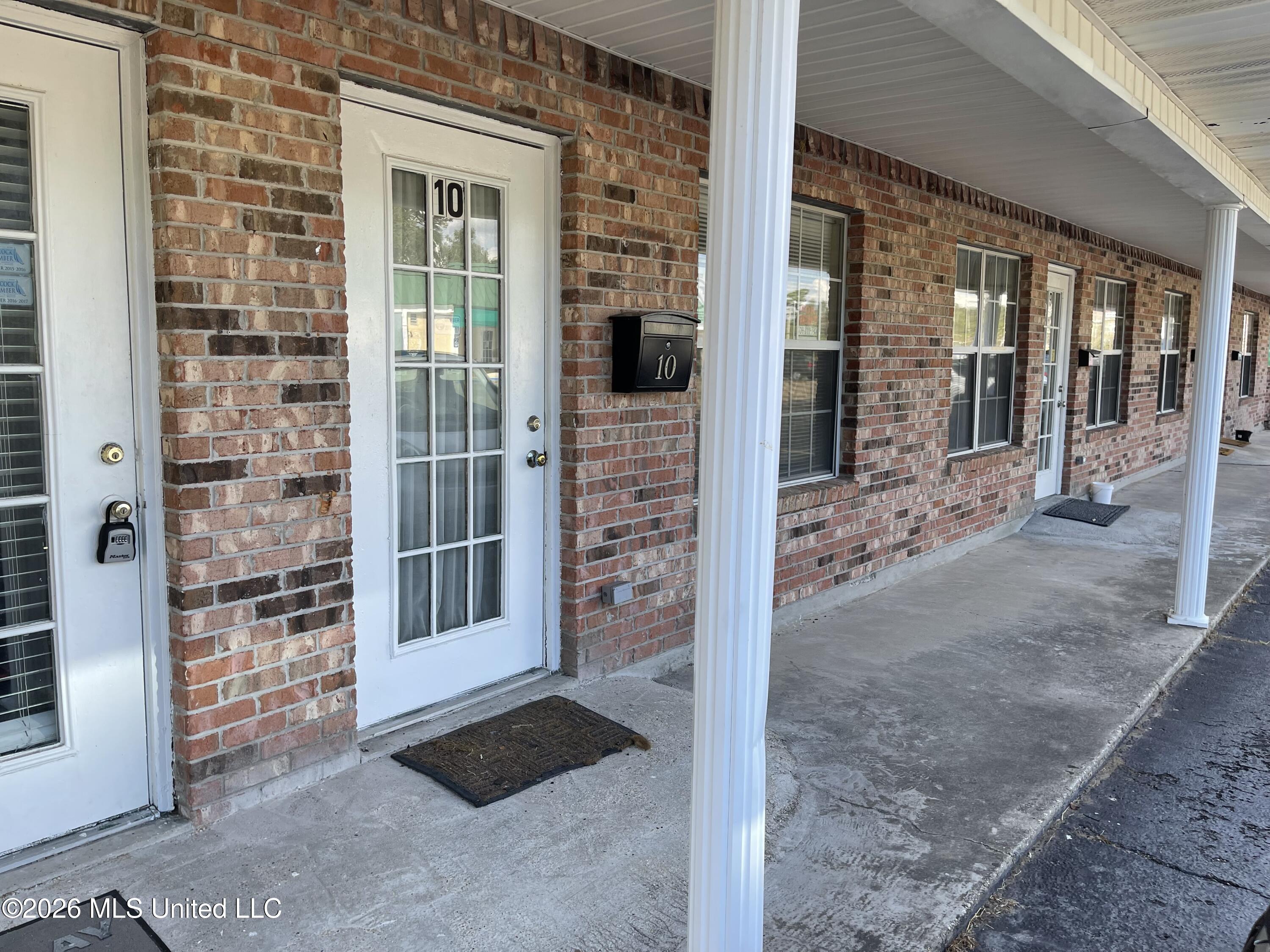 412 Us-90 Property Photo 1