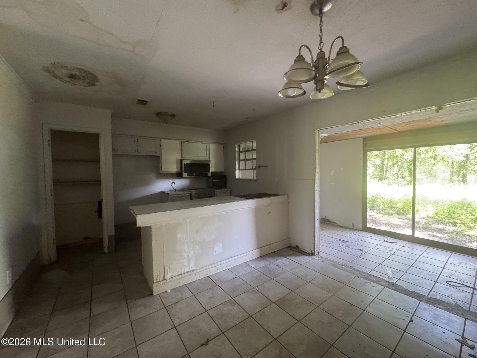 721 Mccluer Road Property Photo 8