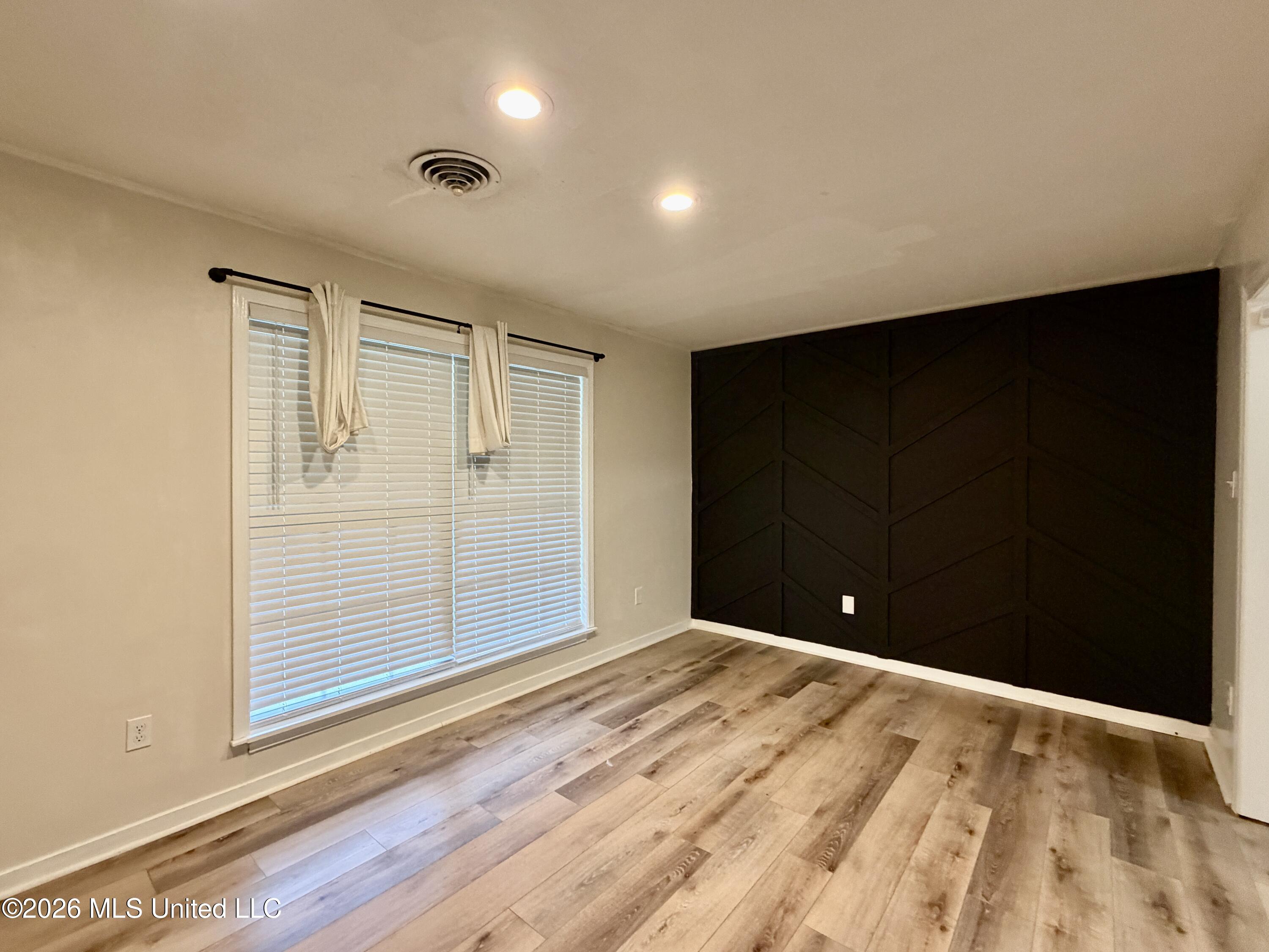 1602 Tanglewood Drive Property Photo 8