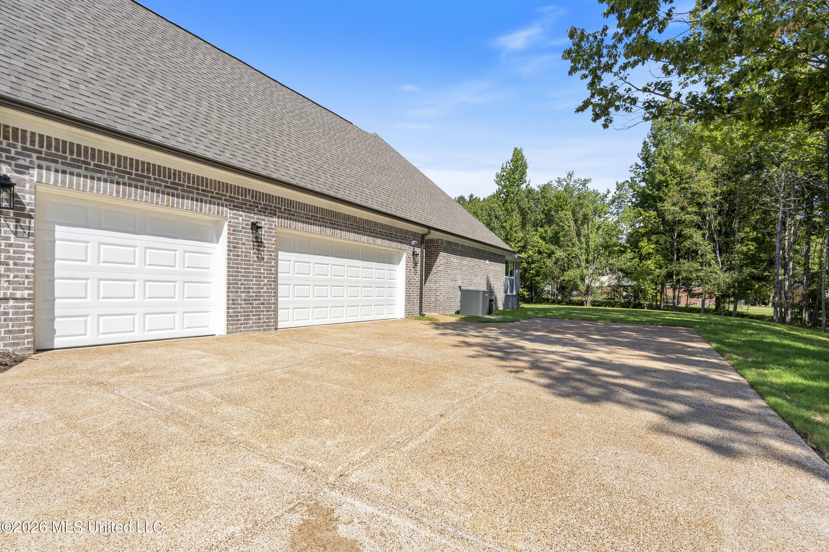 1280 Courtlynn Dr Drive Property Photo 3