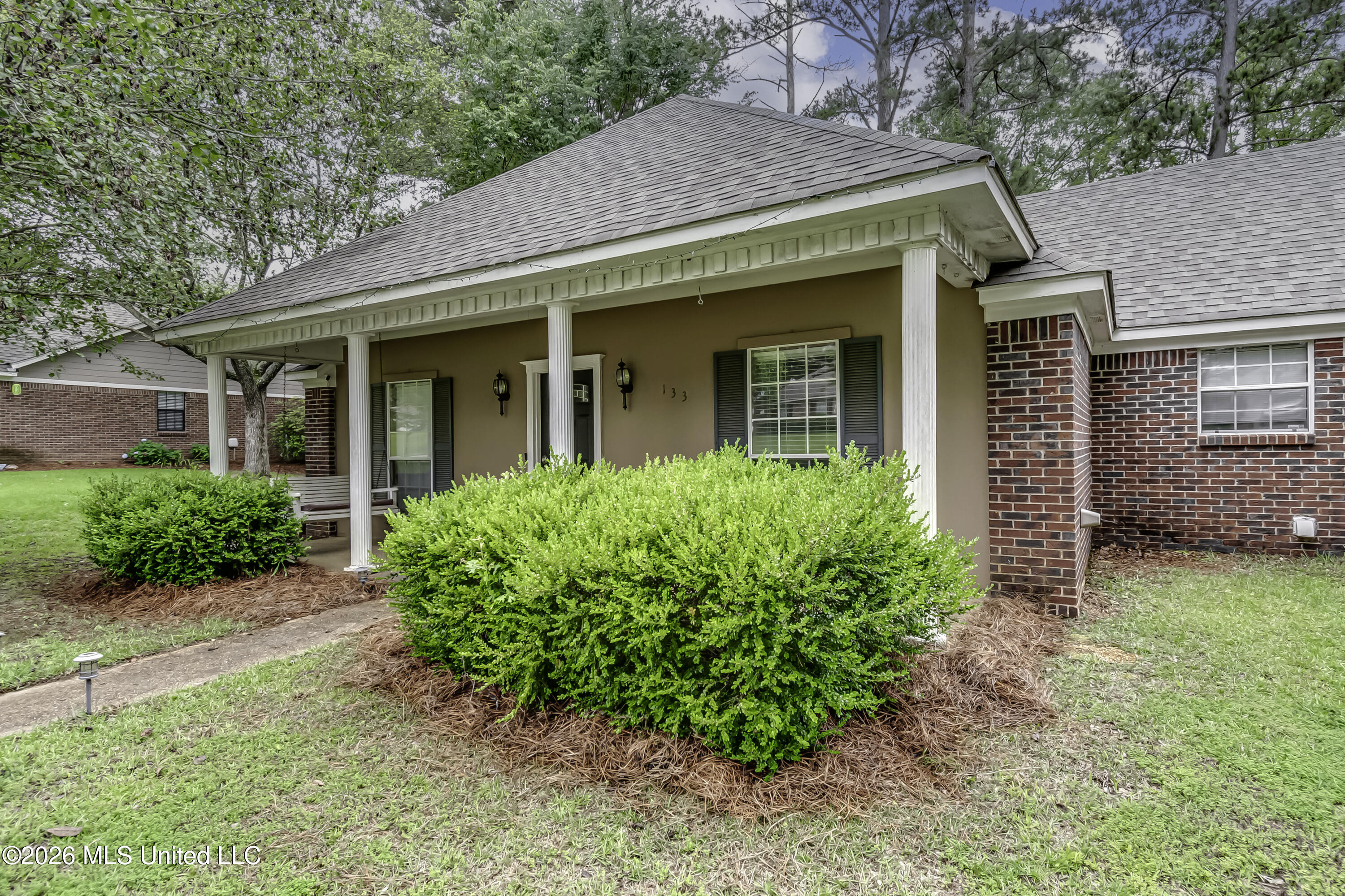 133 Oak Ridge Circle Property Photo 2