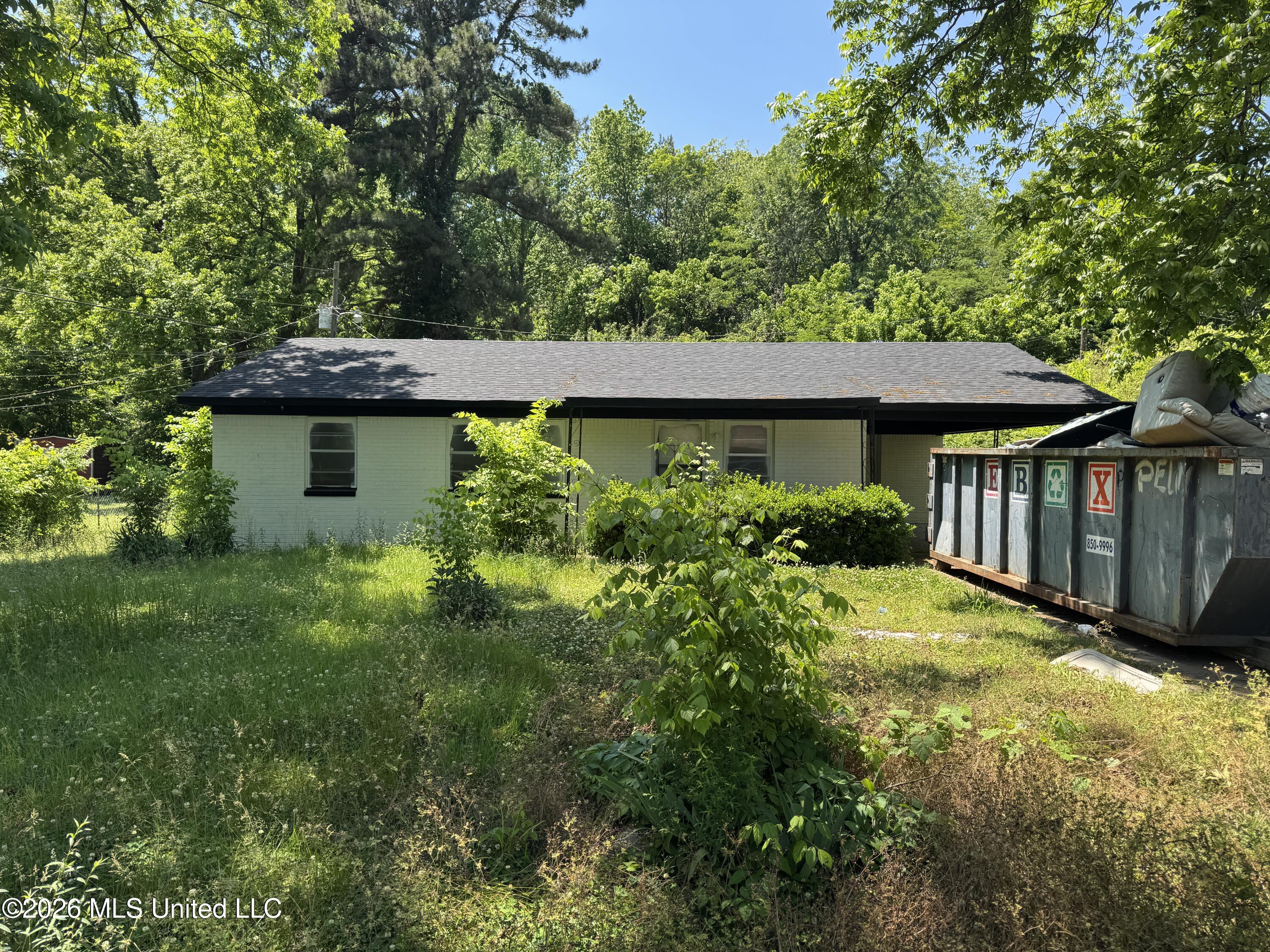 128 Isom Drive Property Photo 1