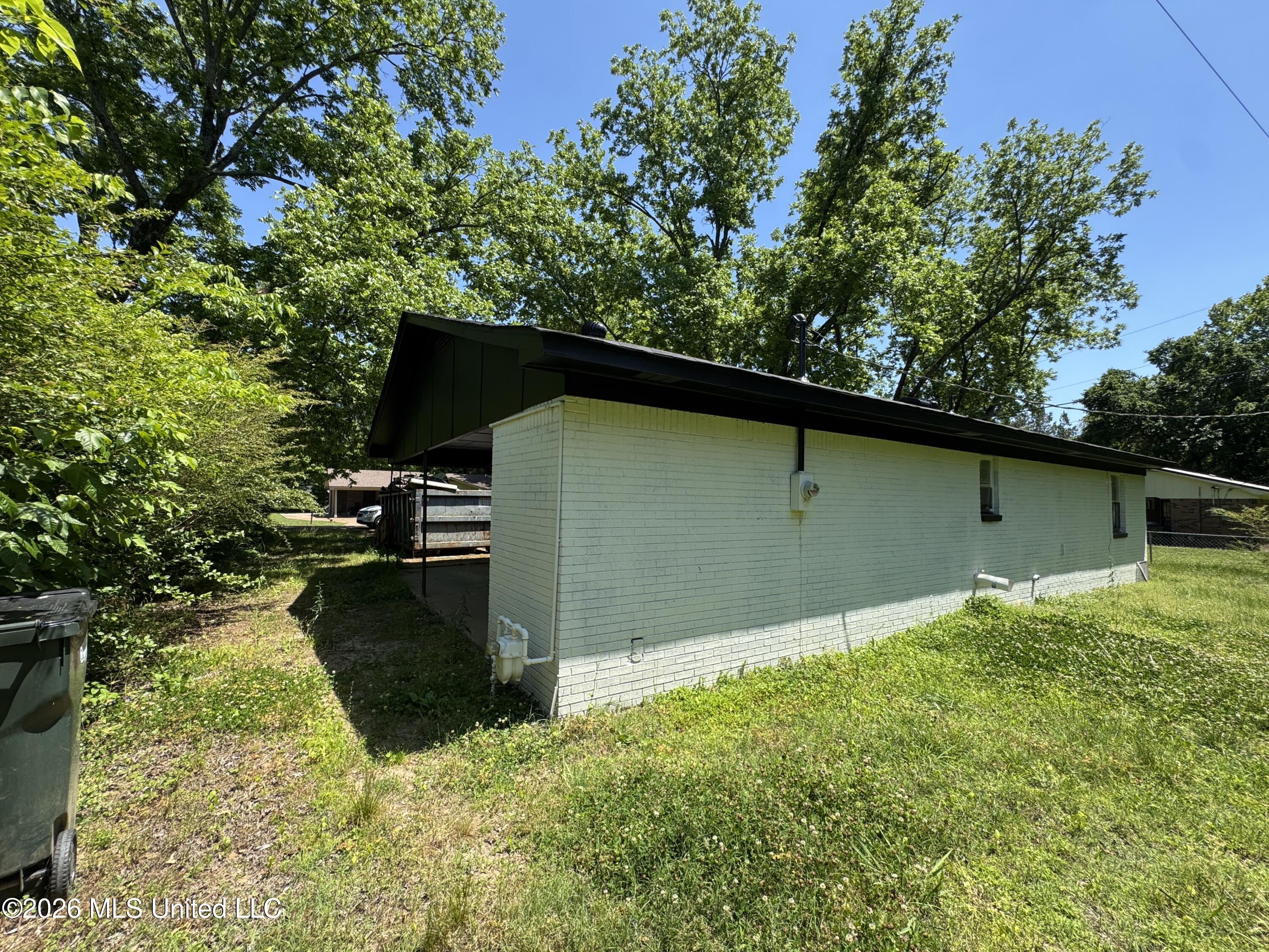 128 Isom Drive Property Photo 3