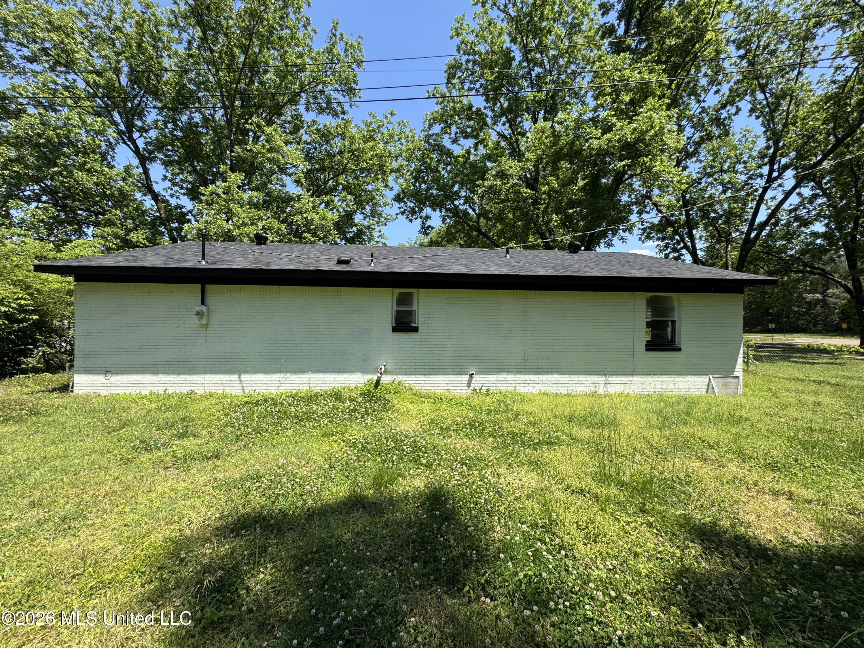128 Isom Drive Property Photo 4