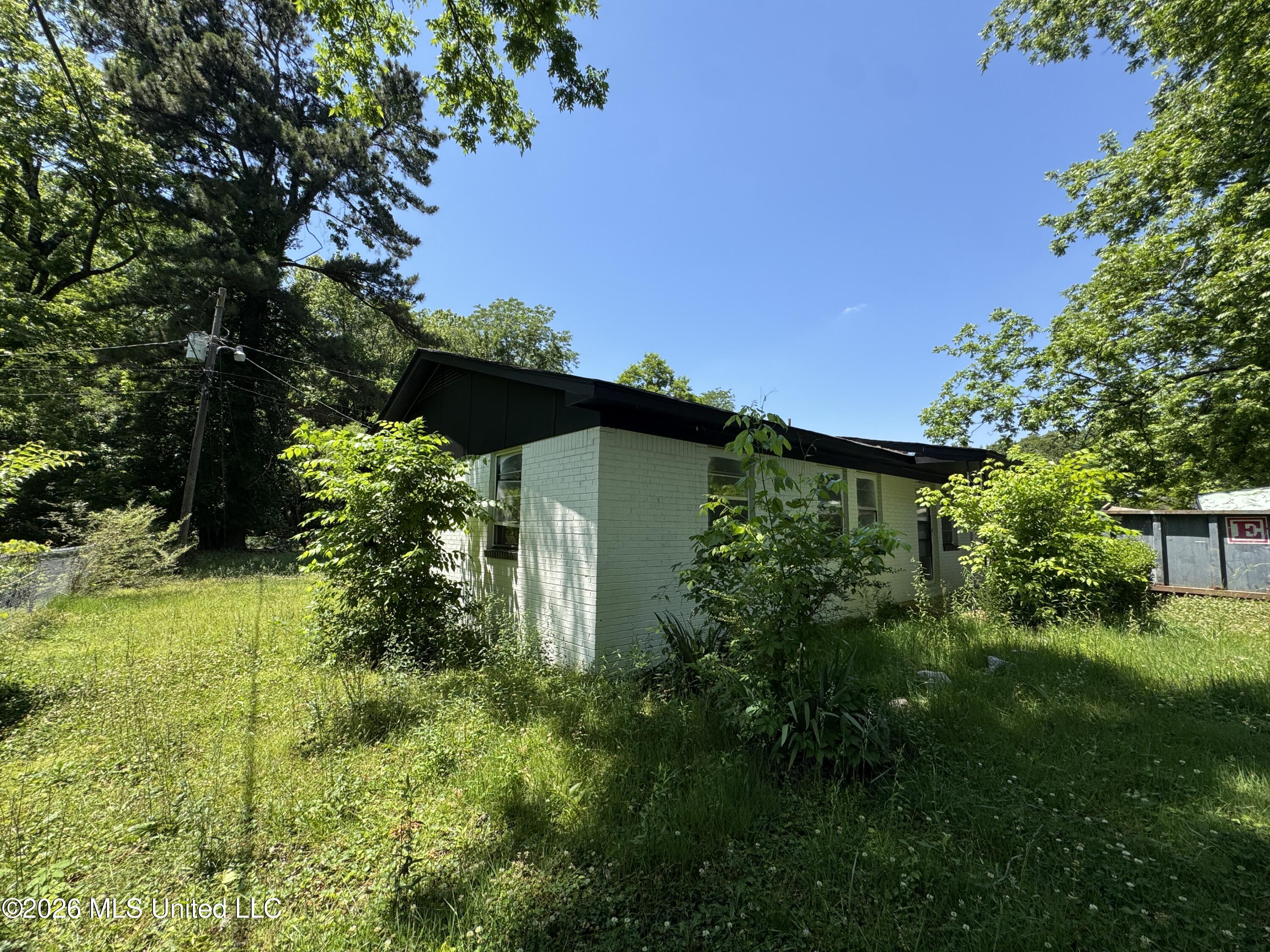 128 Isom Drive Property Photo 7