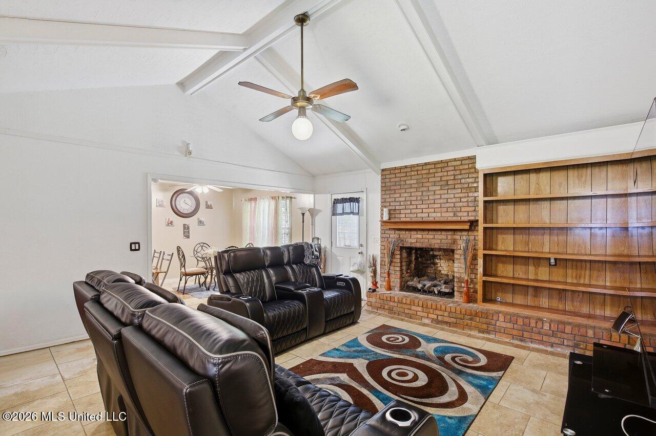 5264 Sycamore Drive Property Photo 3