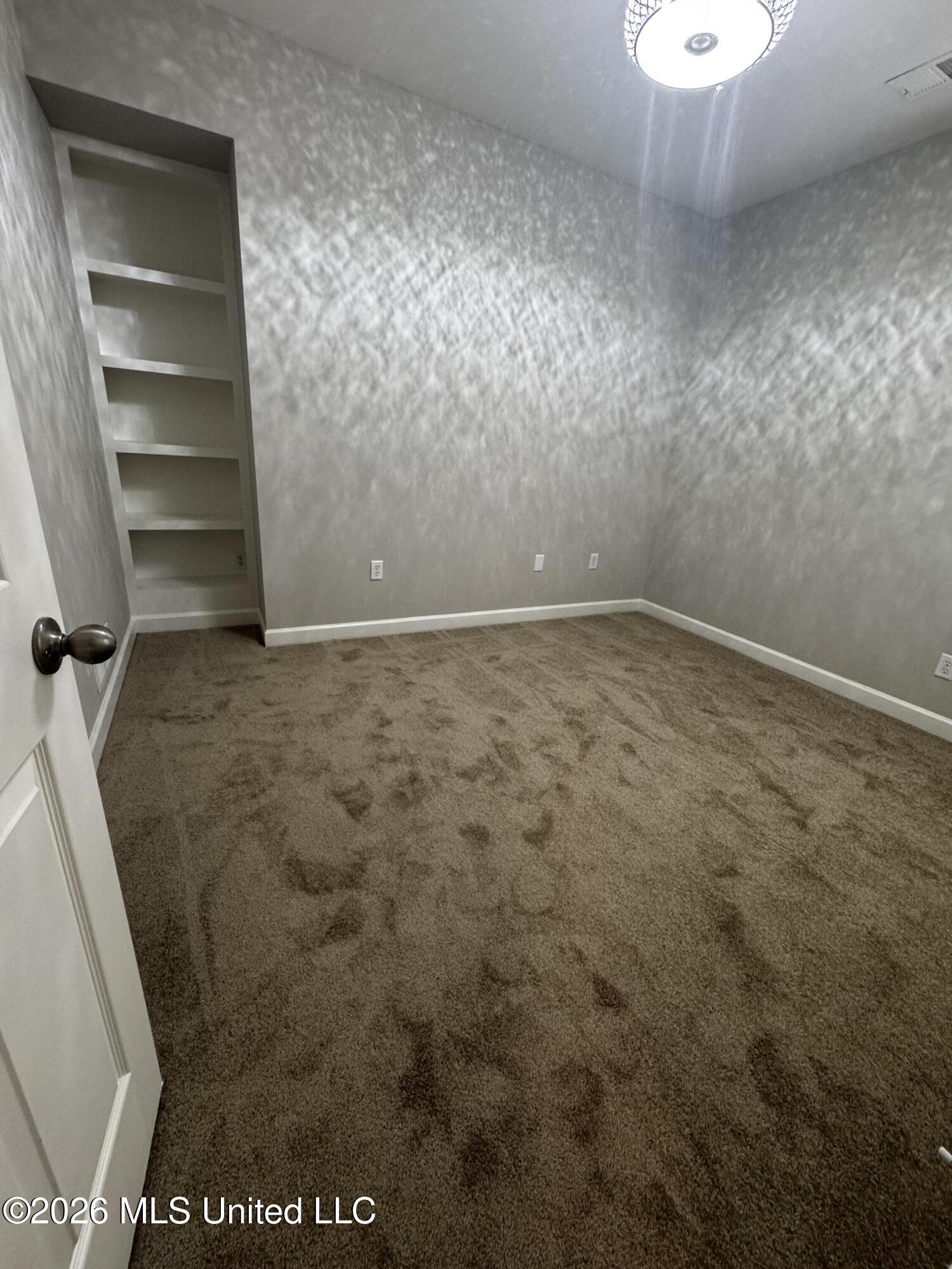 2754 Lizzie Cove Property Photo 7