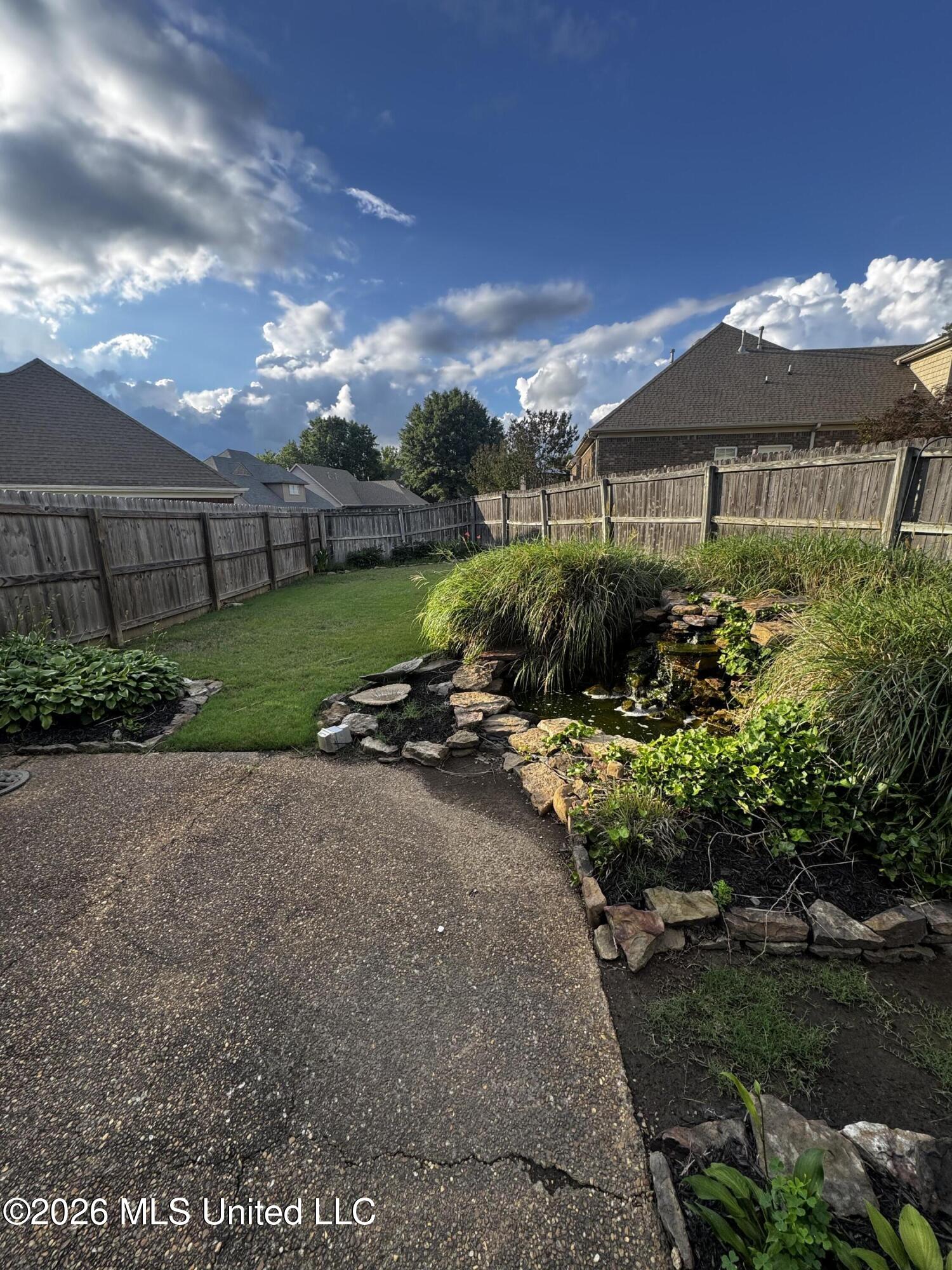 2754 Lizzie Cove Property Photo 20
