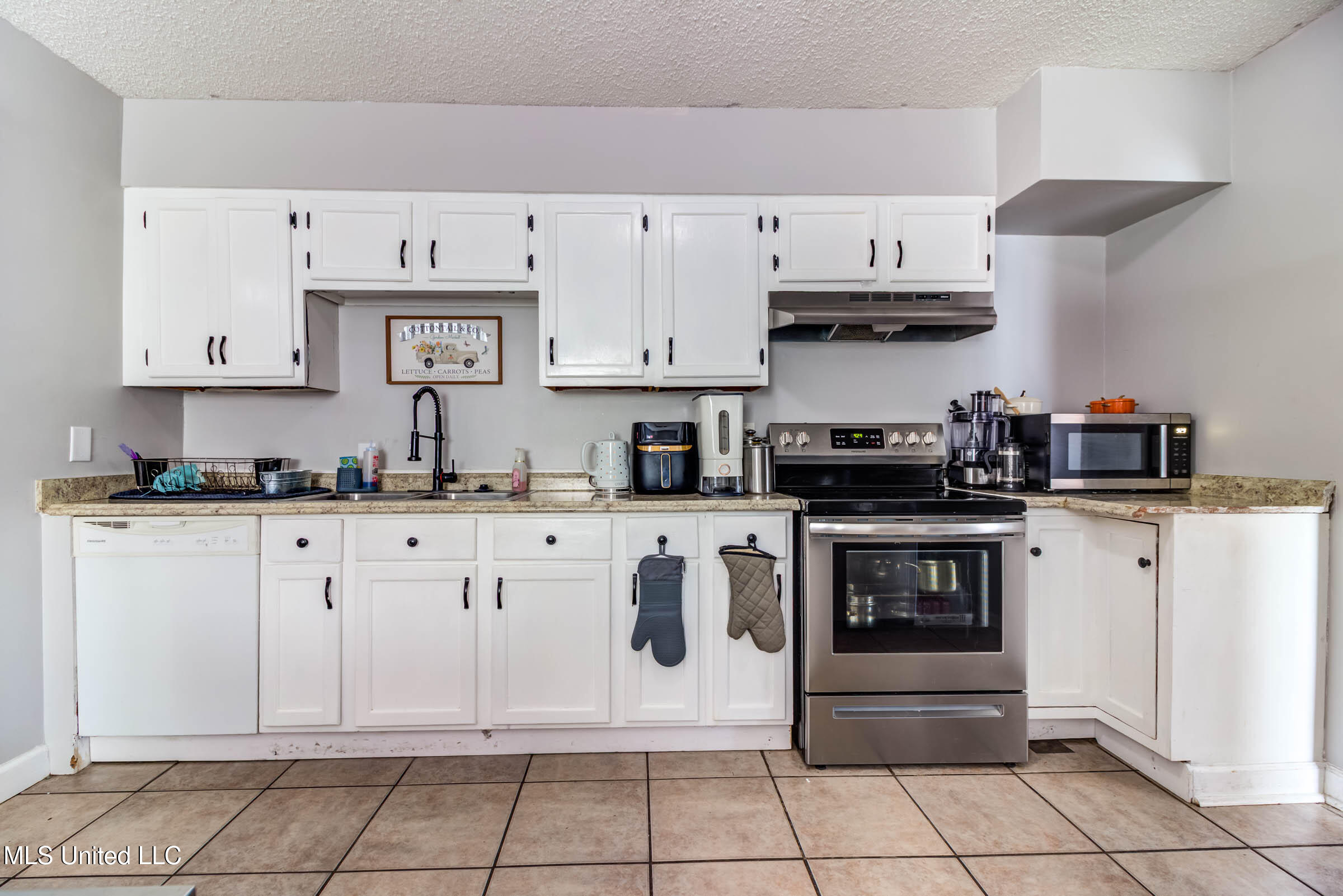 79 Holly Circle Property Photo 3