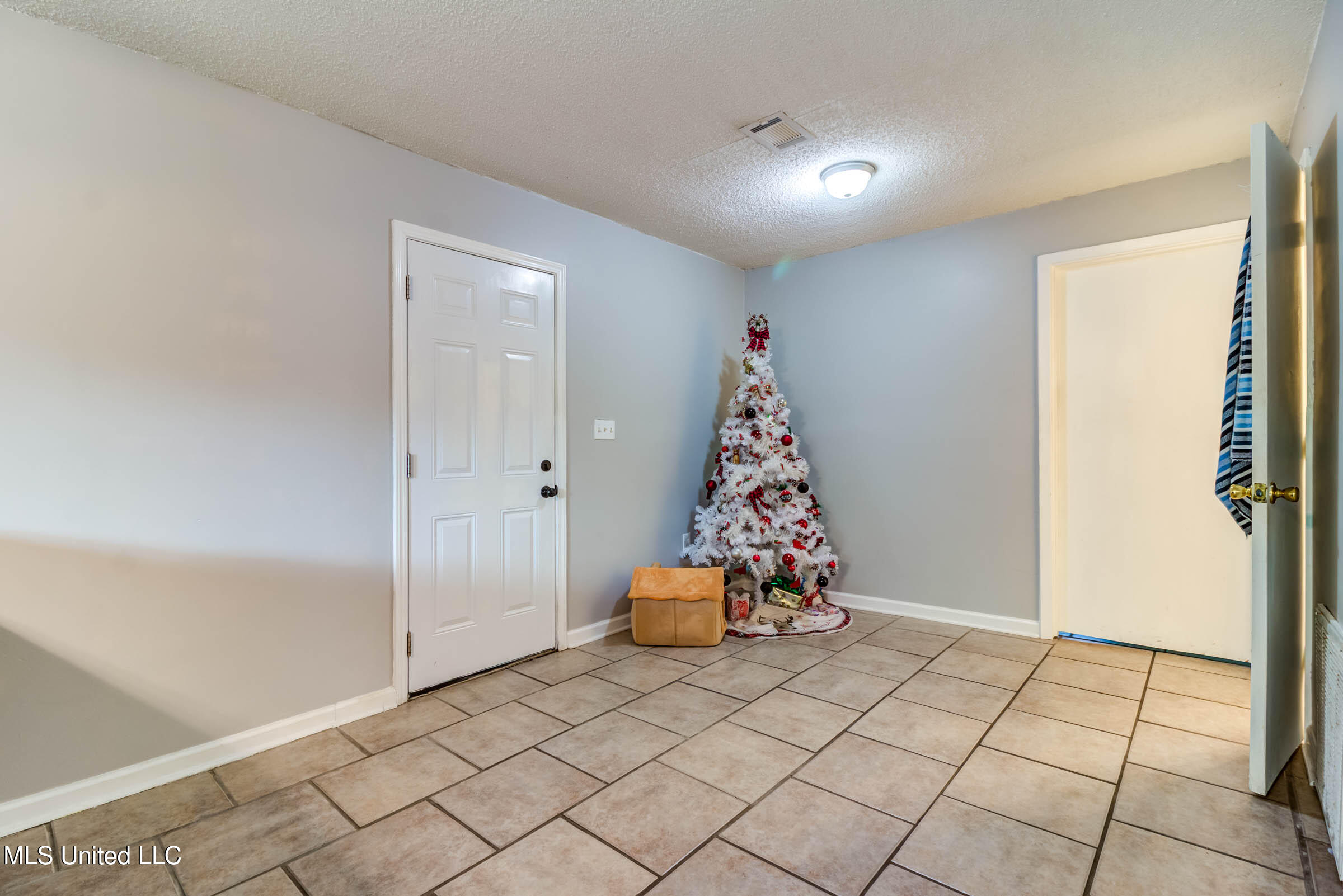 79 Holly Circle Property Photo 35