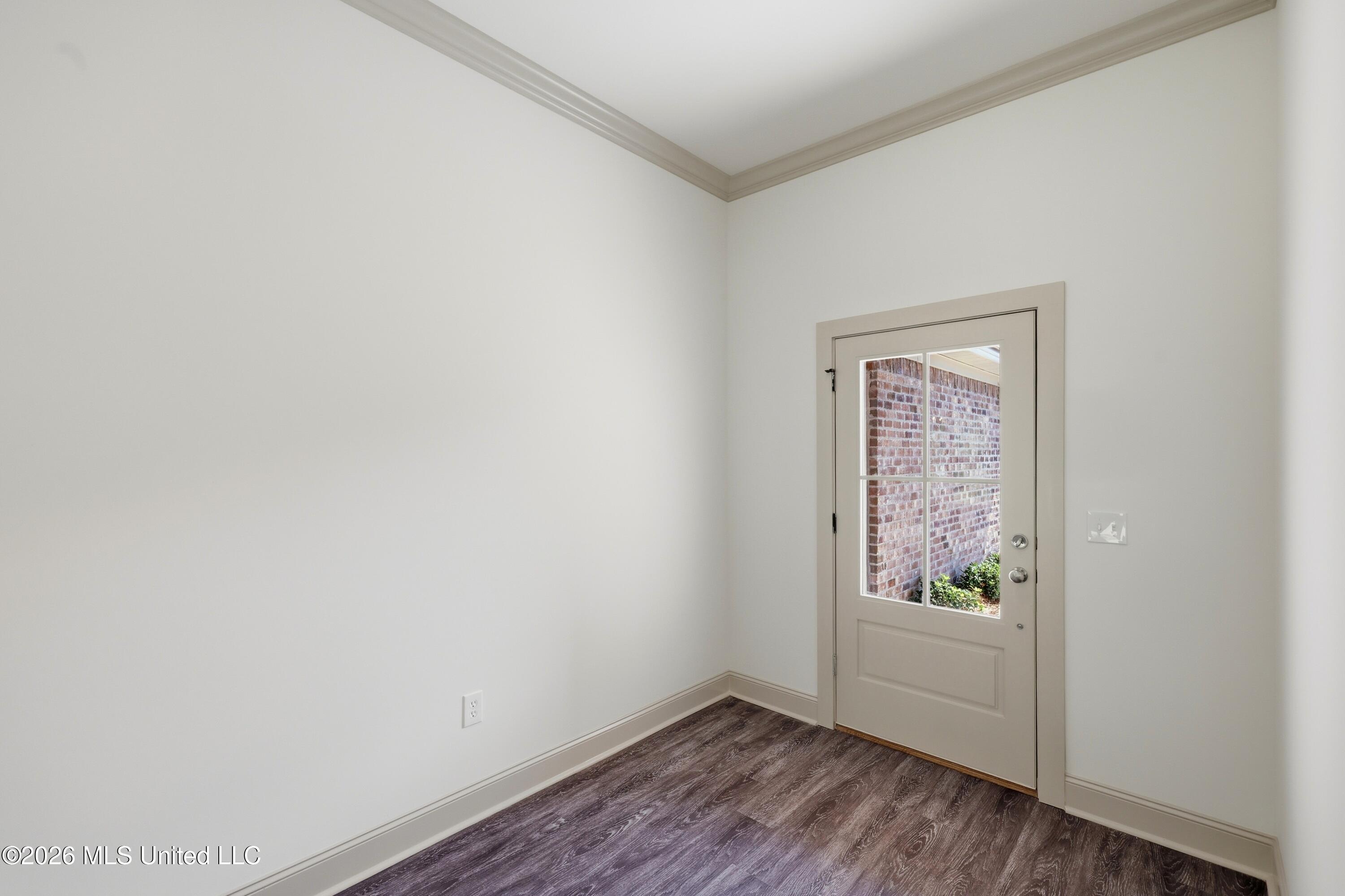 216 Anderson Oaks Drive Property Photo 3