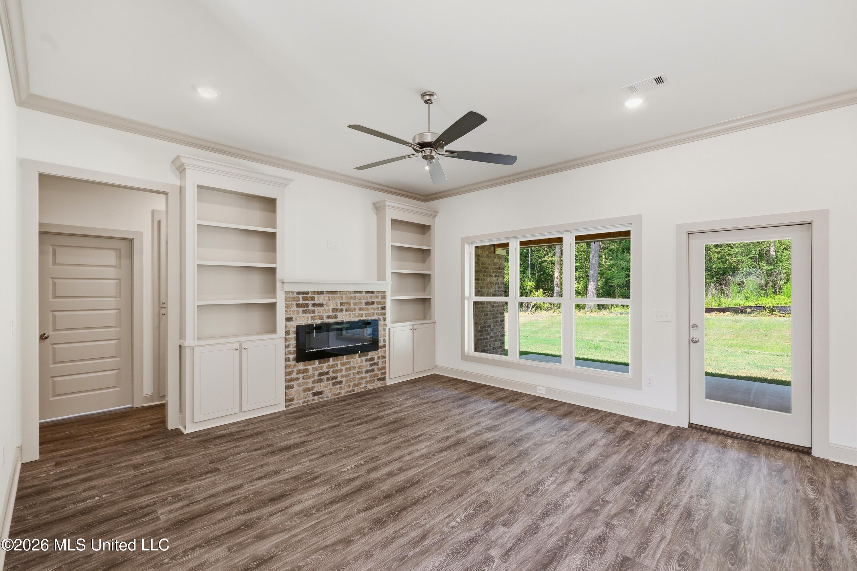 216 Anderson Oaks Drive Property Photo 4