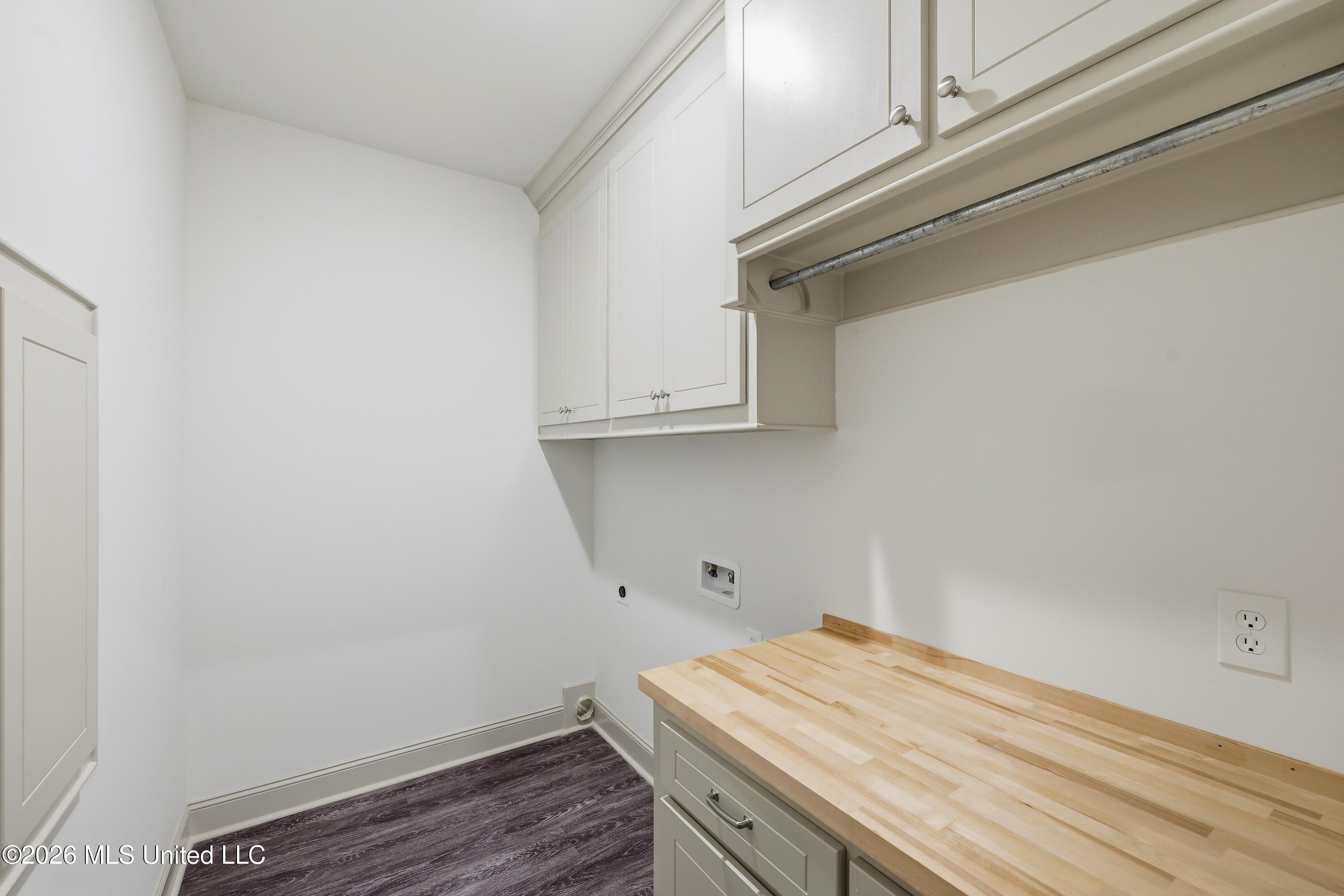 216 Anderson Oaks Drive Property Photo 17