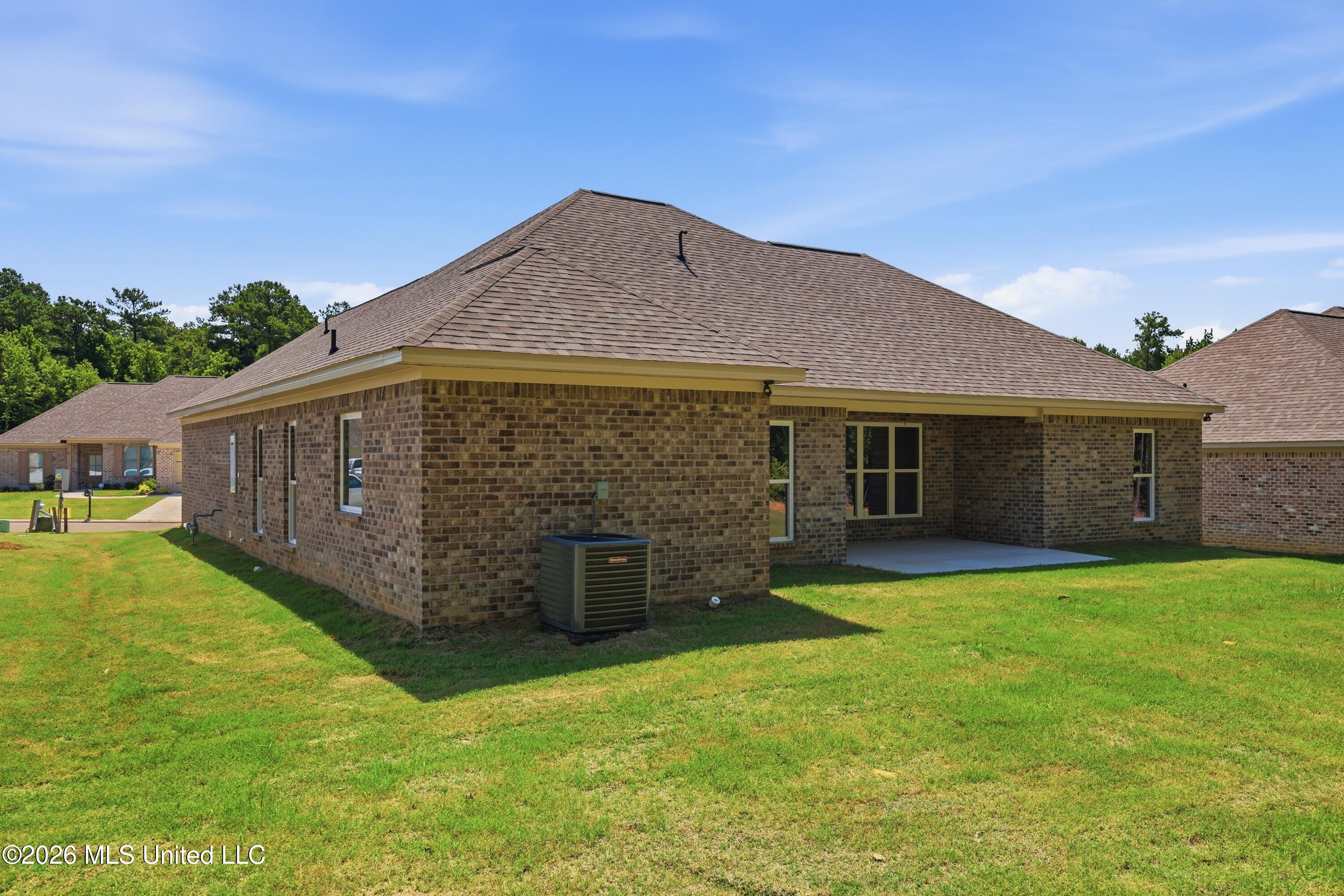 216 Anderson Oaks Drive Property Photo 32