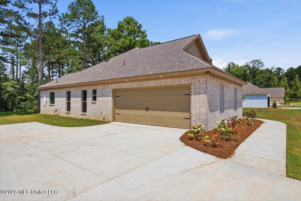 220 New Haven Lane Property Photo 4