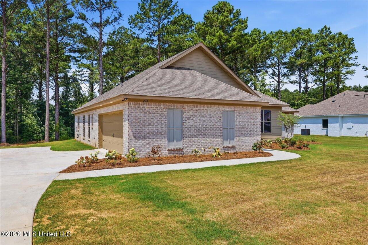 220 New Haven Lane Property Photo 5