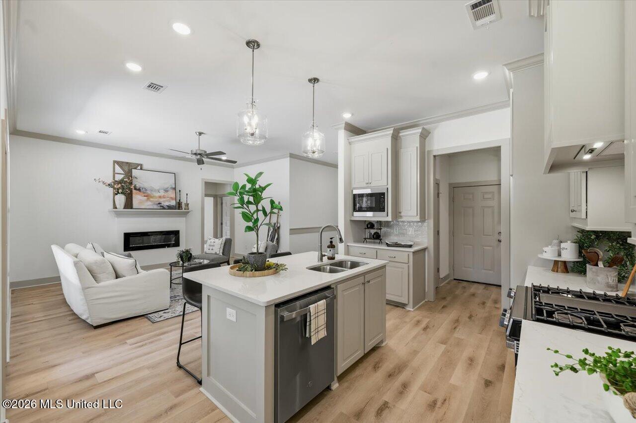 220 New Haven Lane Property Photo 14