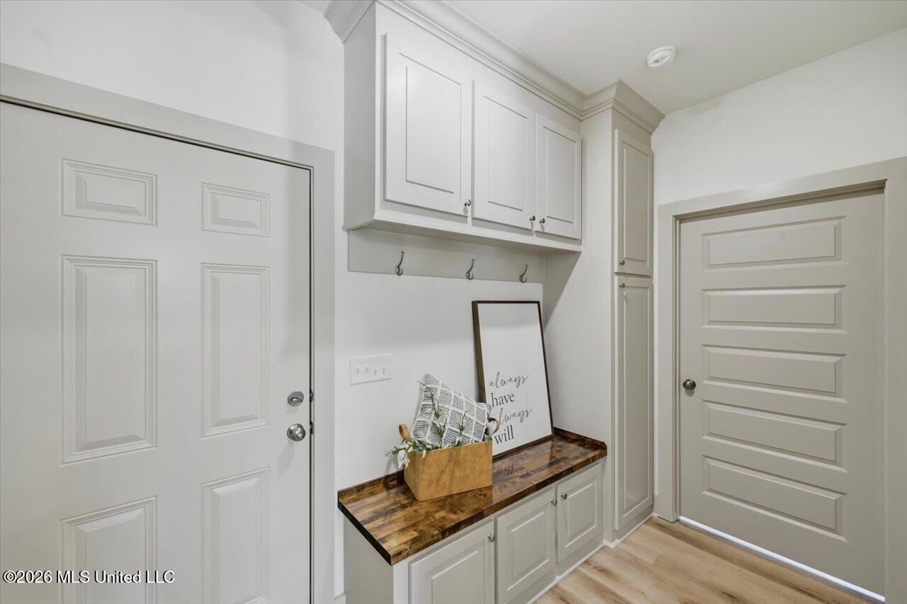 220 New Haven Lane Property Photo 19
