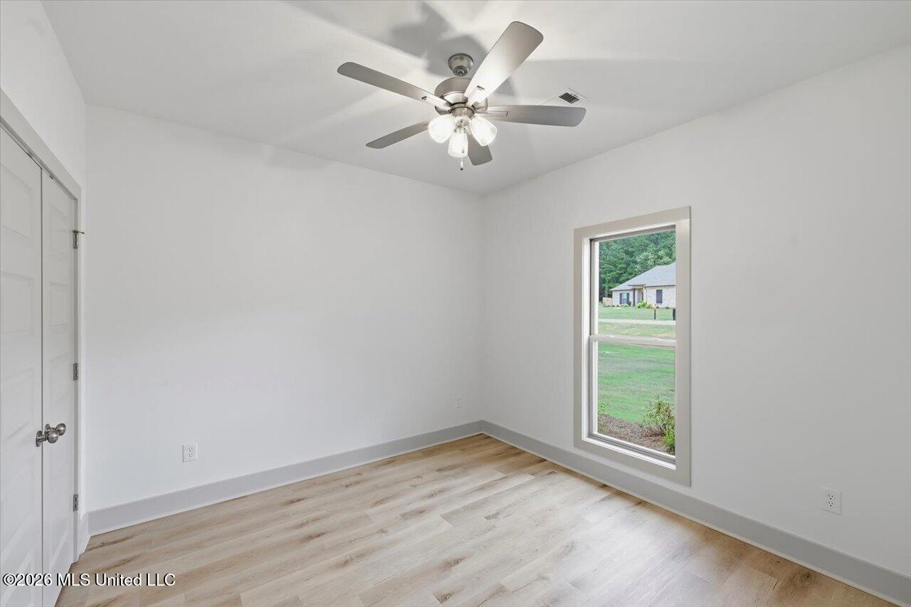 220 New Haven Lane Property Photo 28