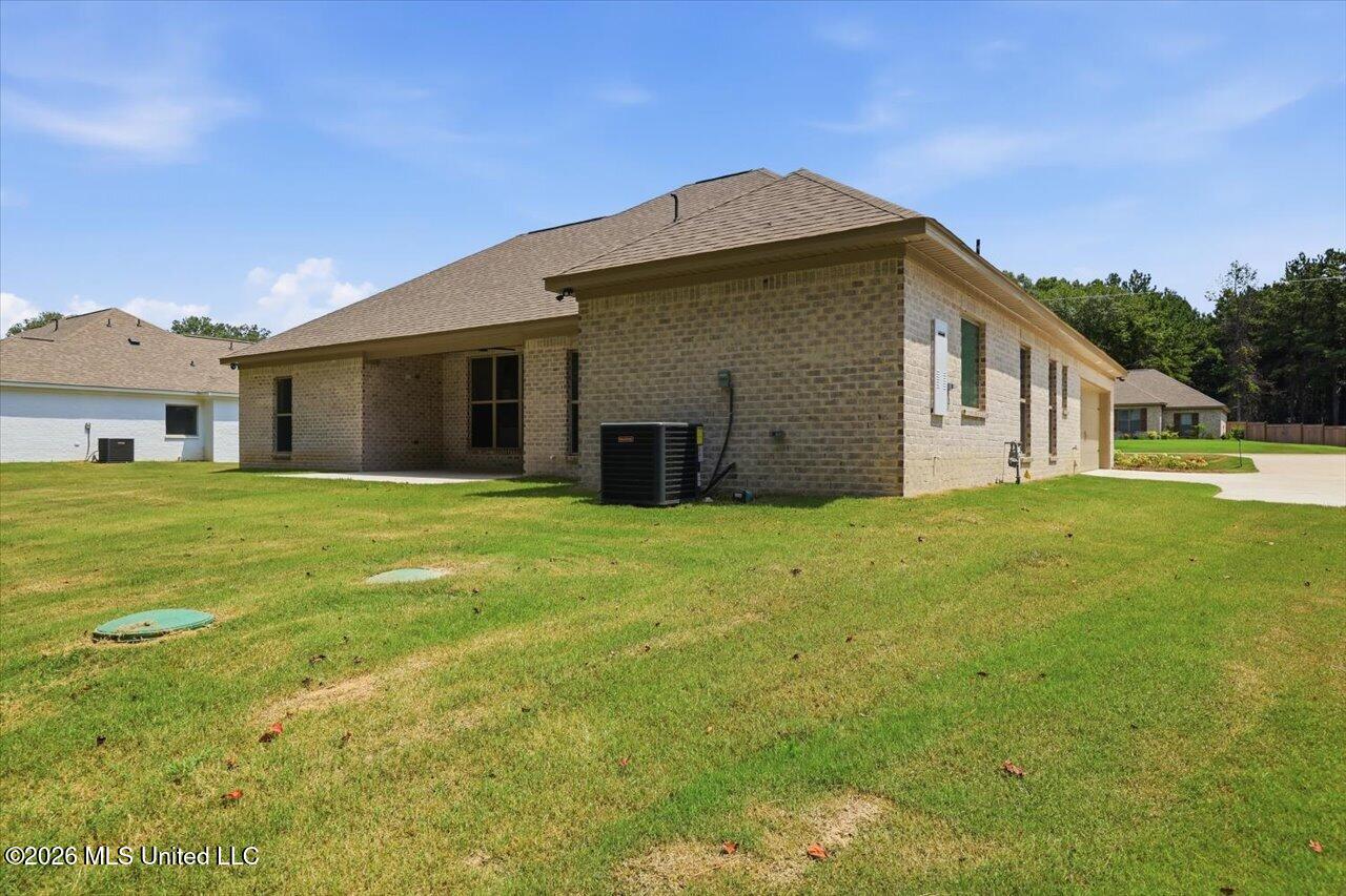 220 New Haven Lane Property Photo 31