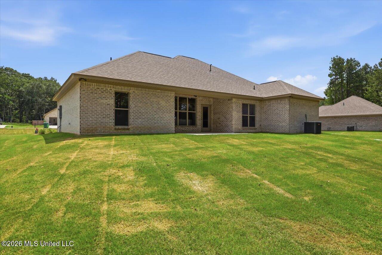 220 New Haven Lane Property Photo 33