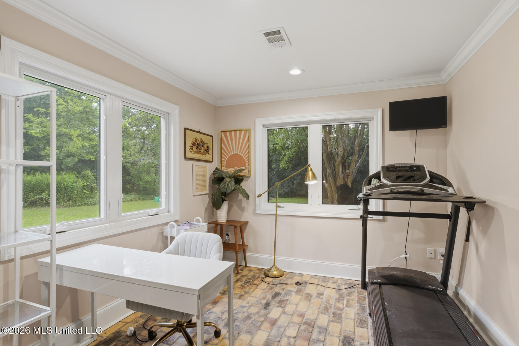 2246 Greenbriar Drive Property Photo 12