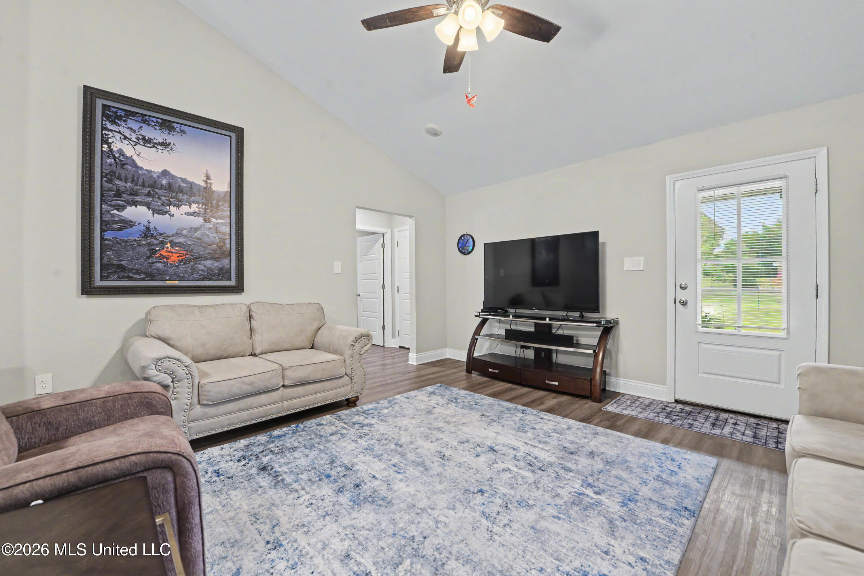90 Hunters Trace Property Photo 3