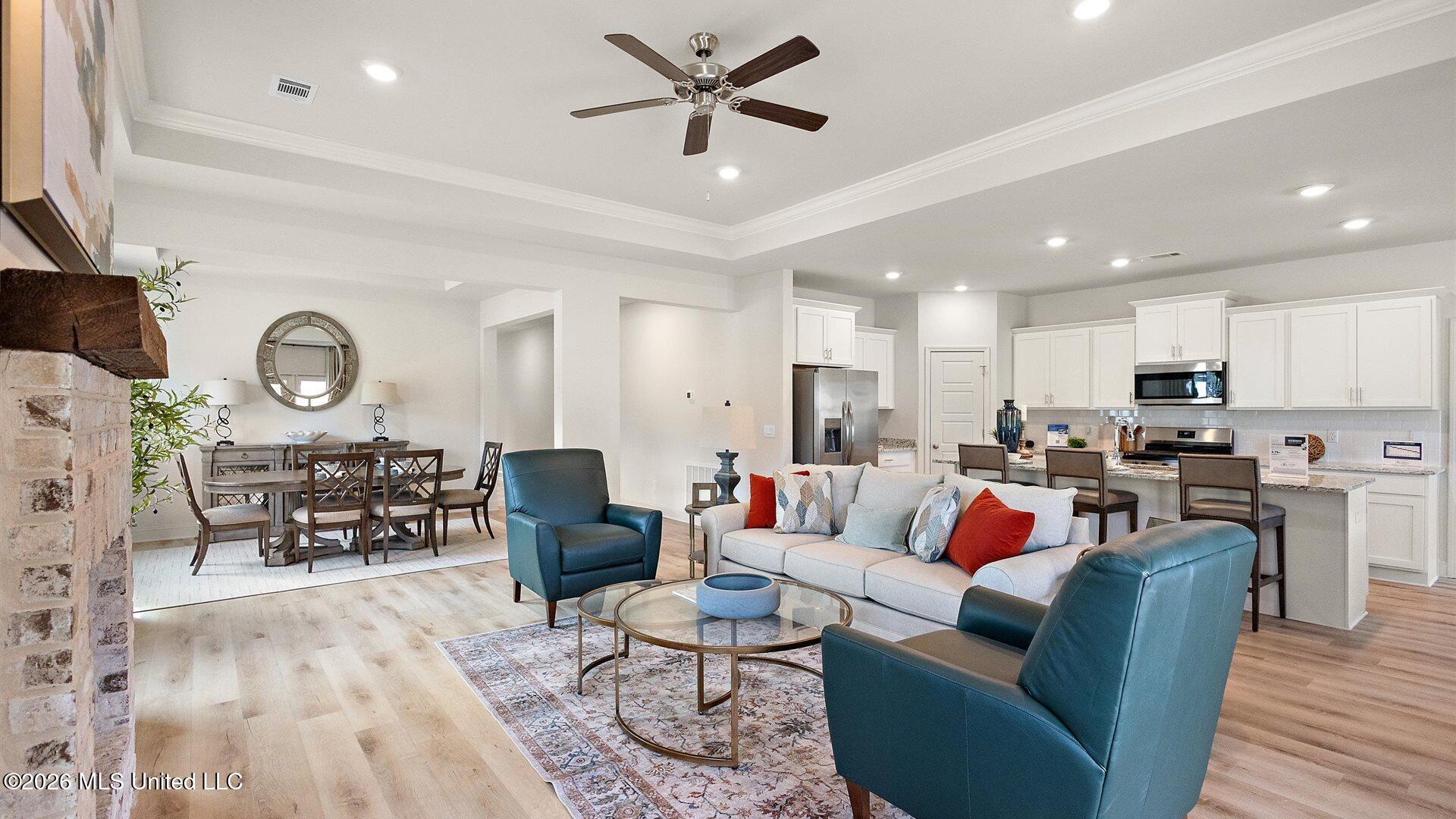 100 Kentucky Way Property Photo 2