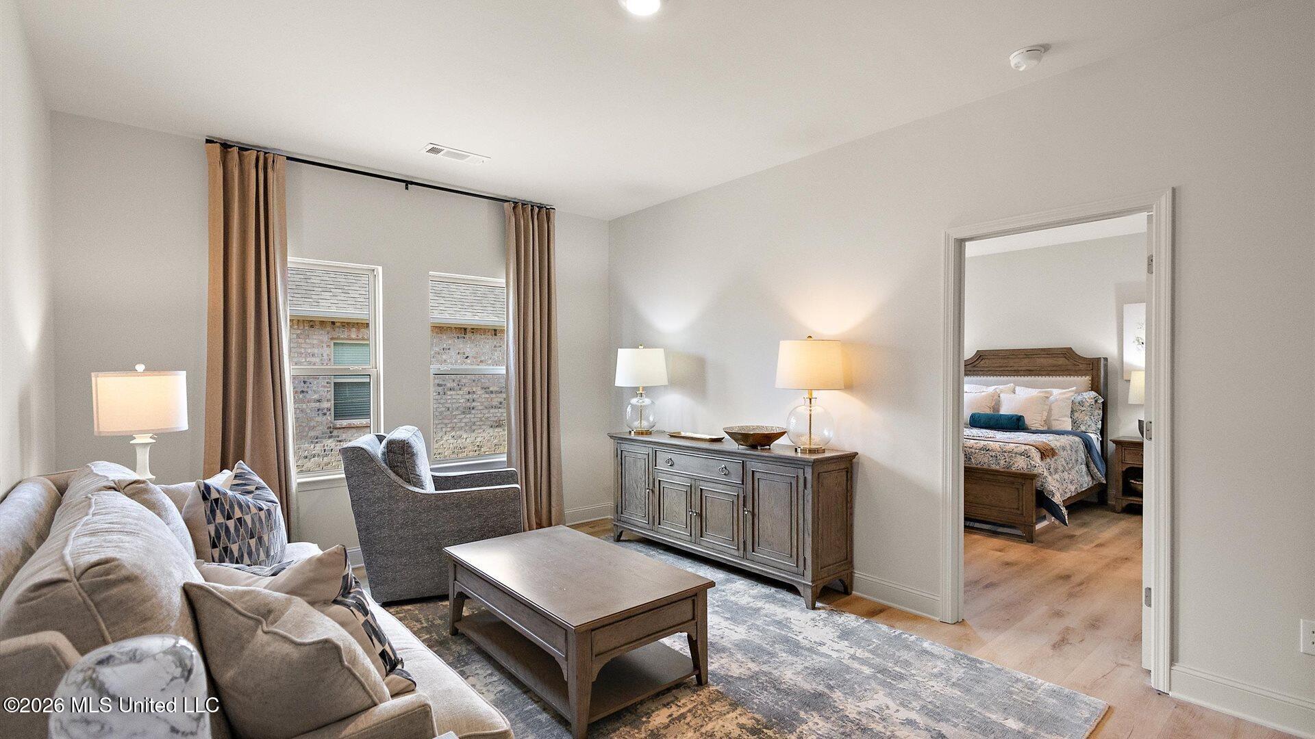 100 Kentucky Way Property Photo 7