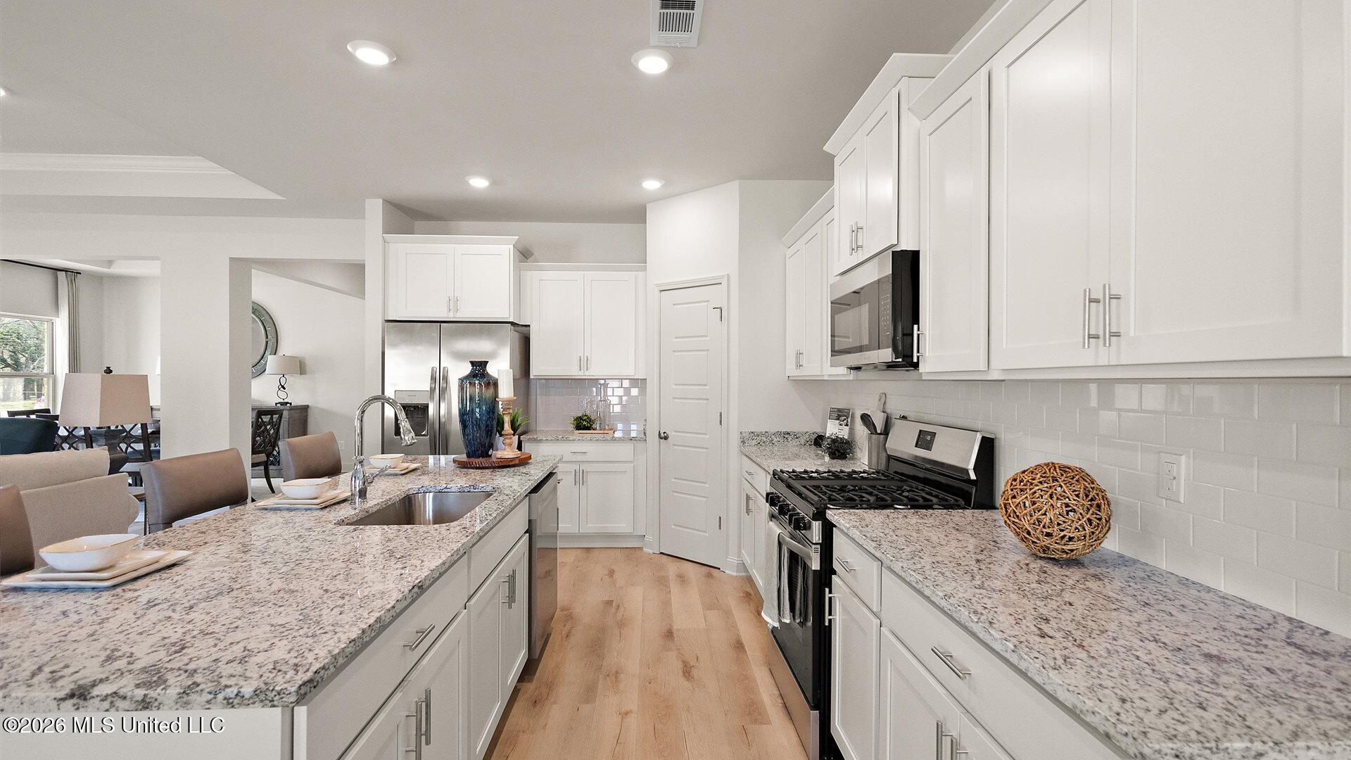 100 Kentucky Way Property Photo 13