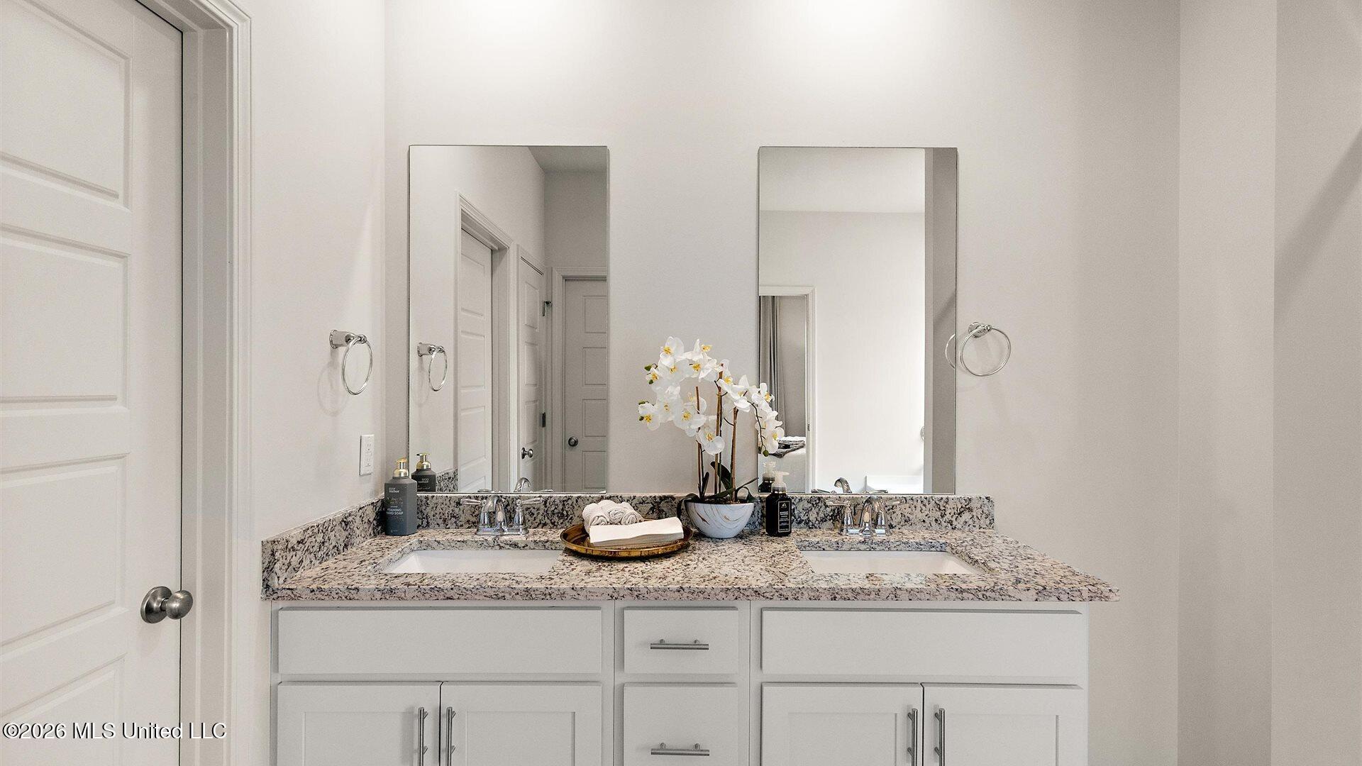 100 Kentucky Way Property Photo 24