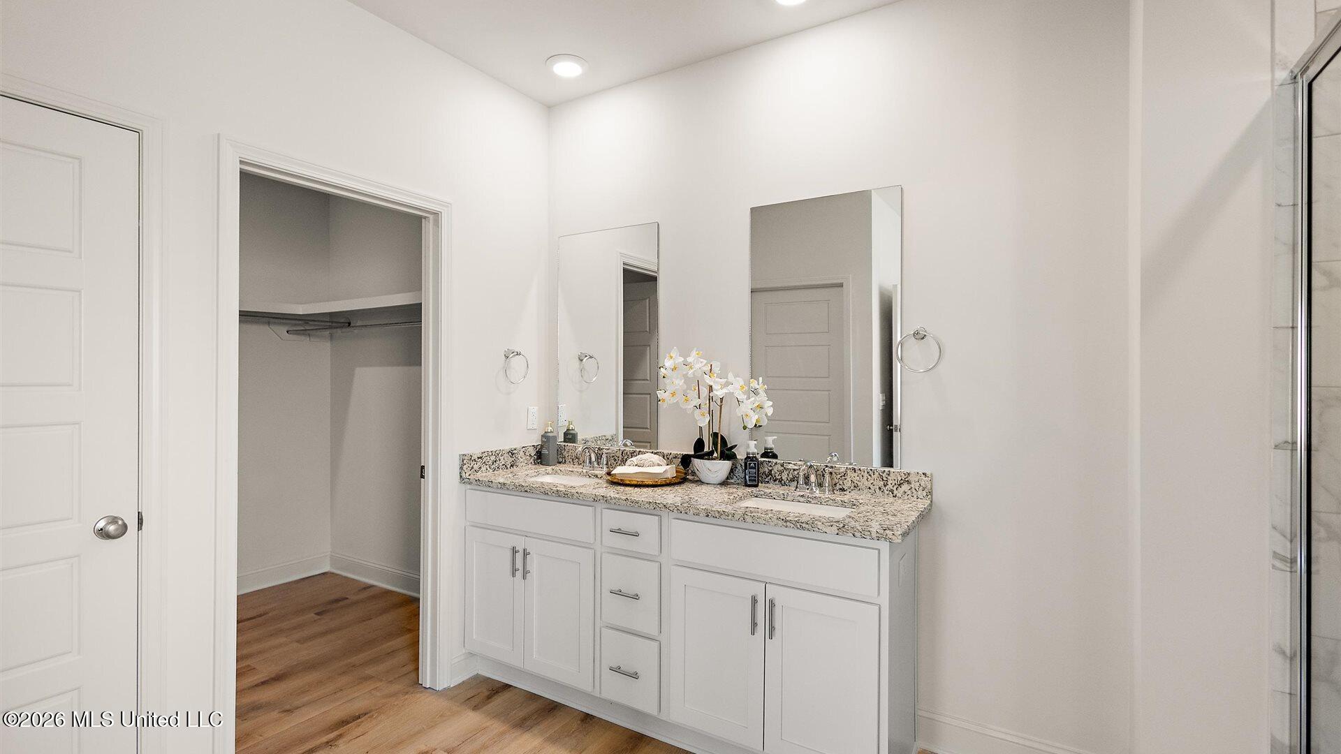 100 Kentucky Way Property Photo 25