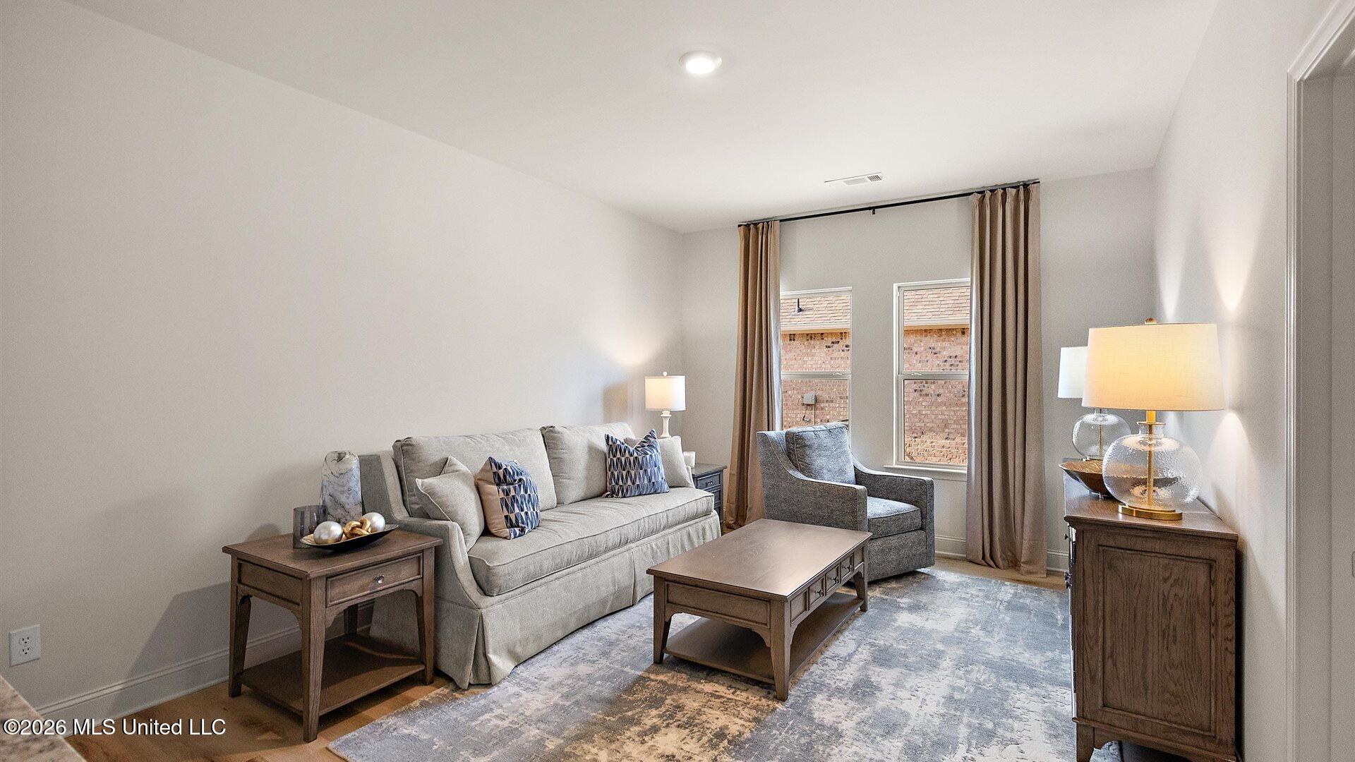 100 Kentucky Way Property Photo 28