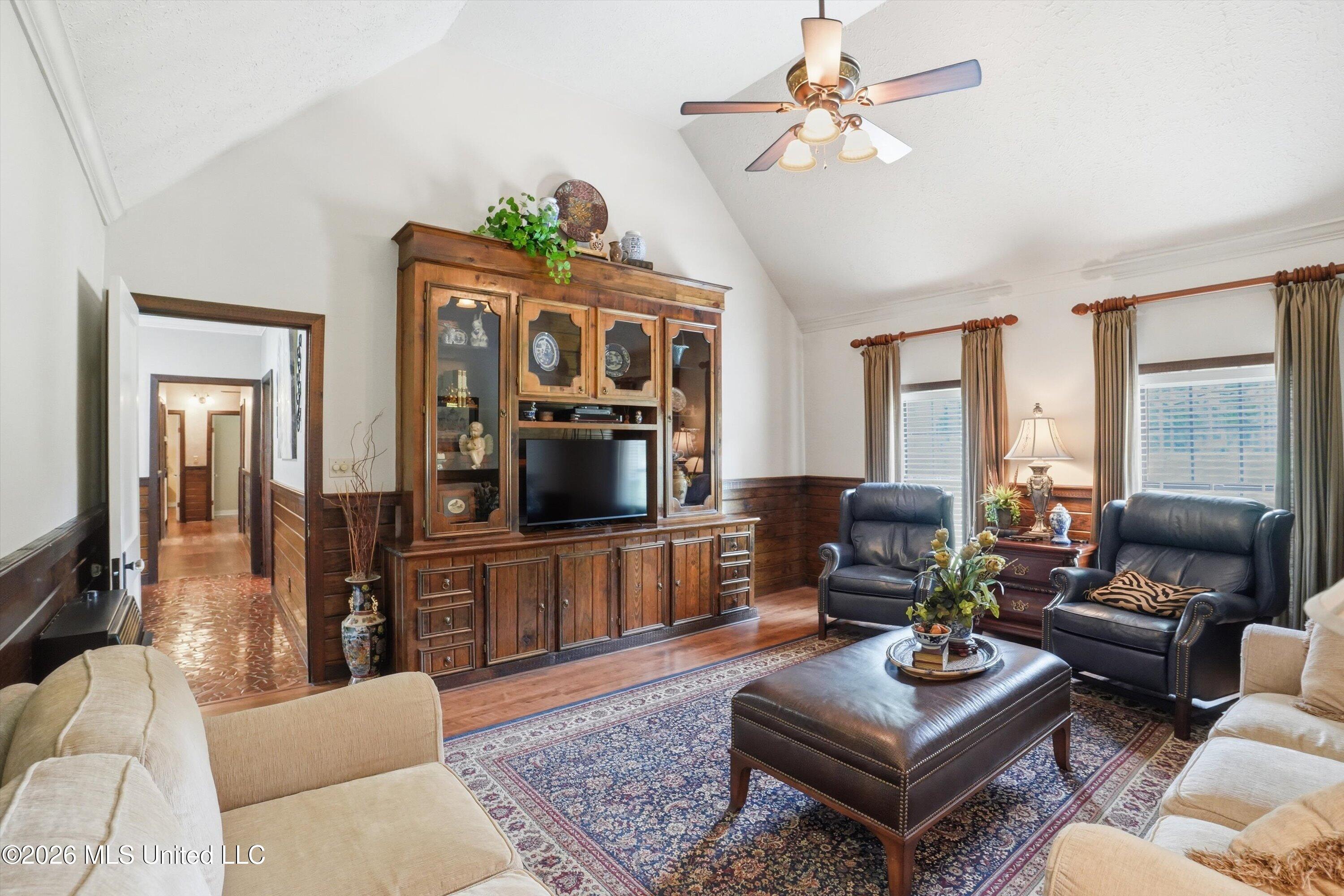 110 Shady Oaks Circle Property Photo 17