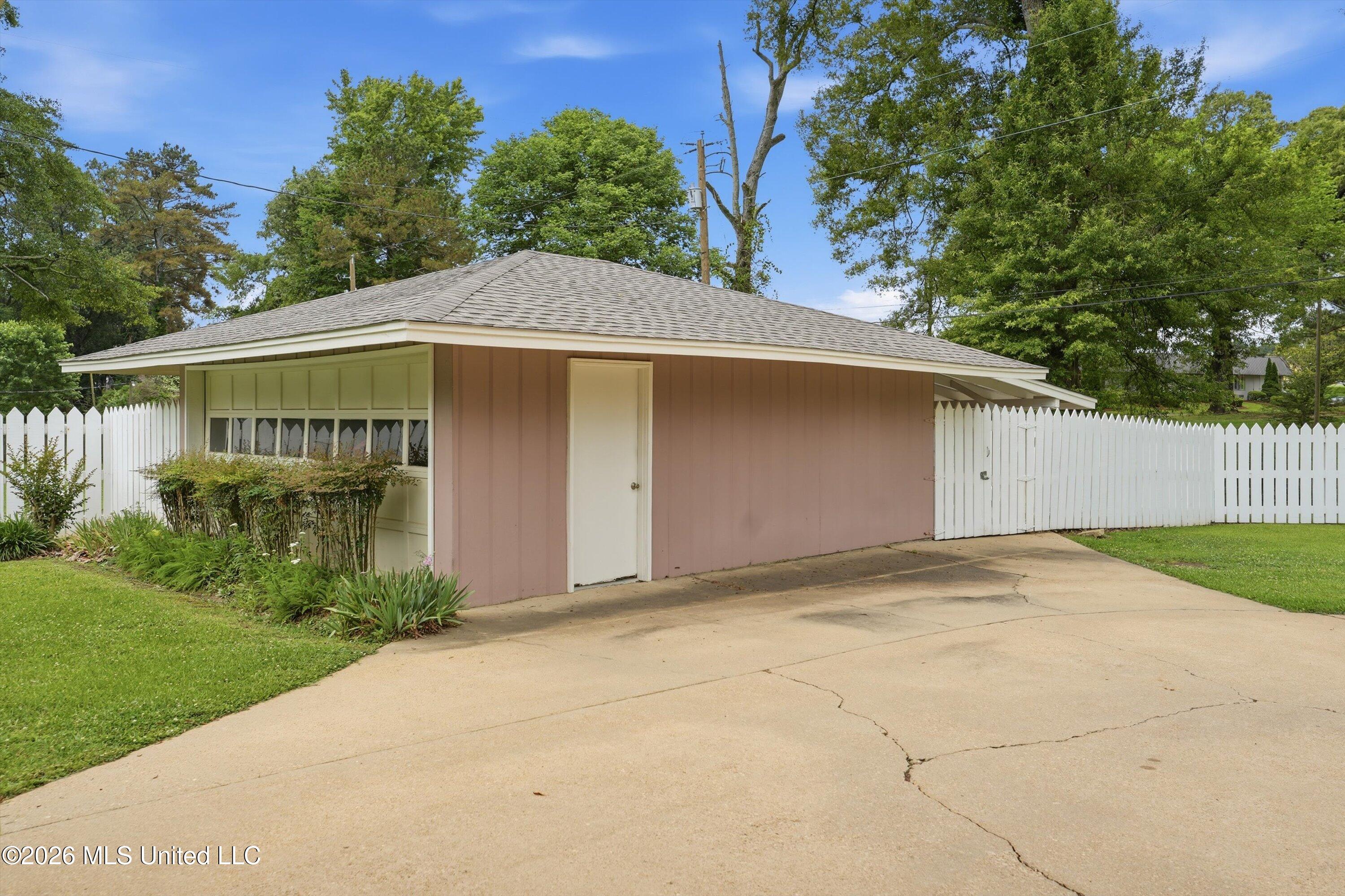 110 Shady Oaks Circle Property Photo 38
