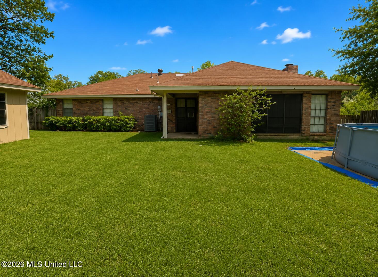 901 Tuckaho Drive Property Photo 6