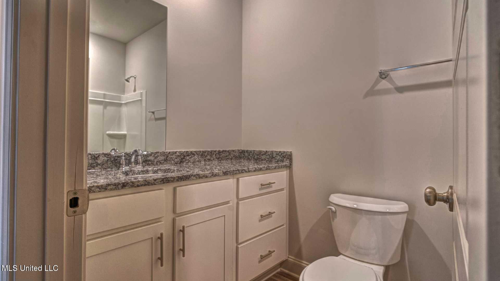 303 Castlewood Circle Property Photo 22