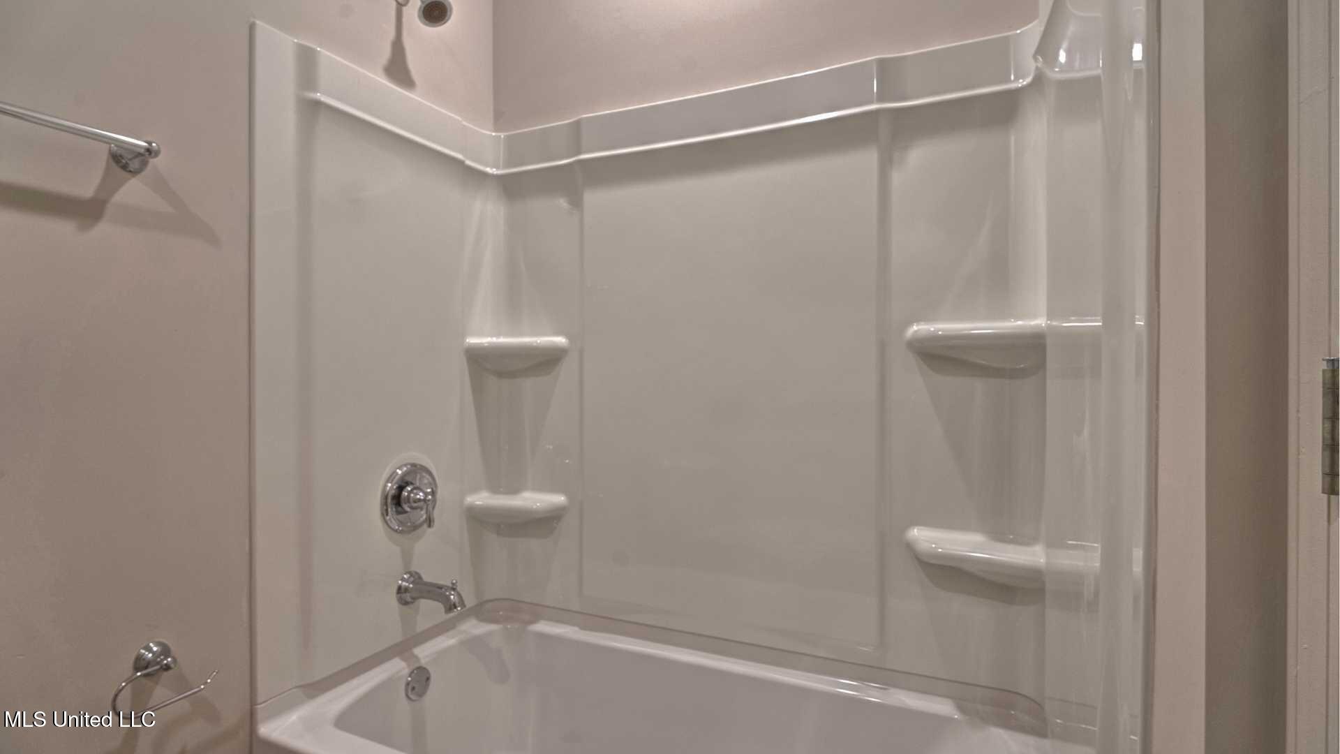 303 Castlewood Circle Property Photo 23