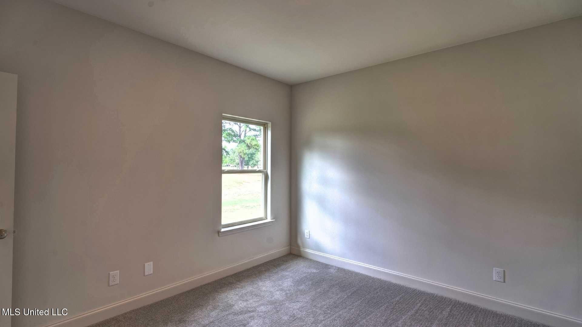 303 Castlewood Circle Property Photo 25