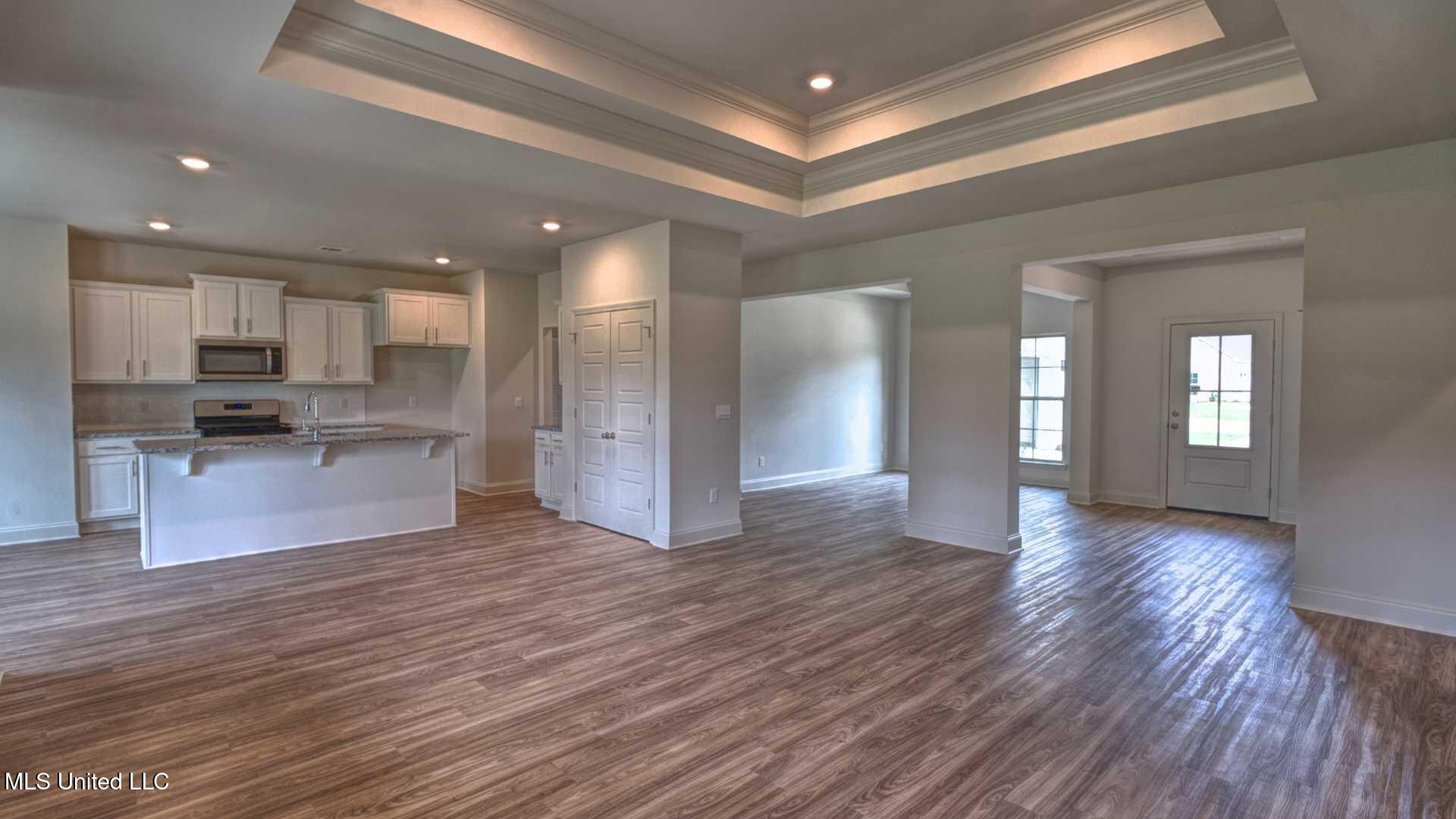 303 Castlewood Circle Property Photo 37