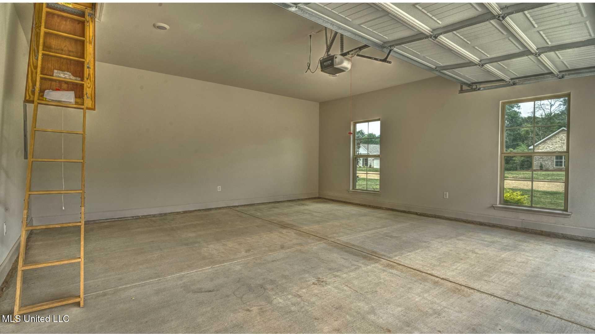 303 Castlewood Circle Property Photo 42